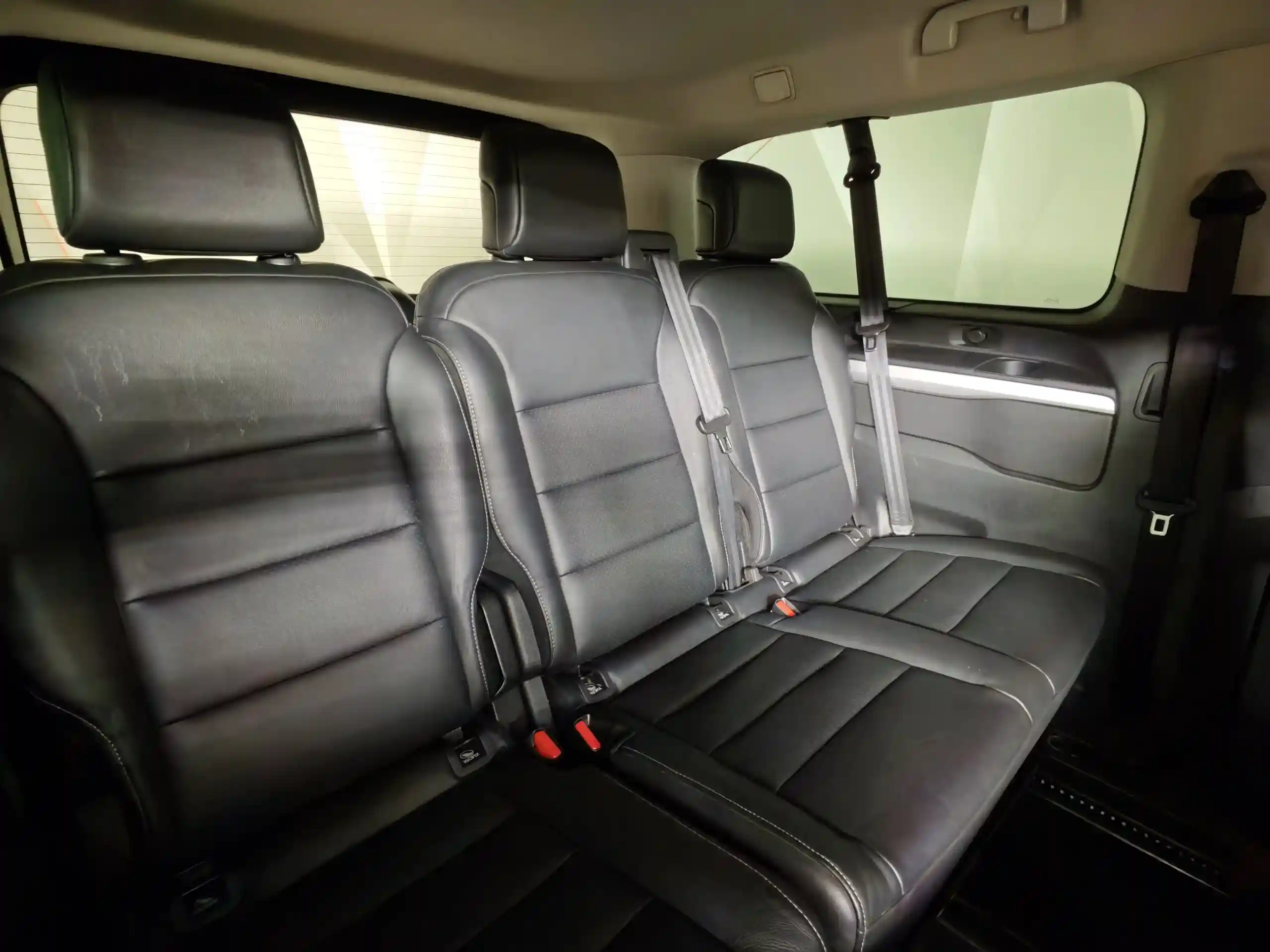 Peugeot Traveller Business 2018