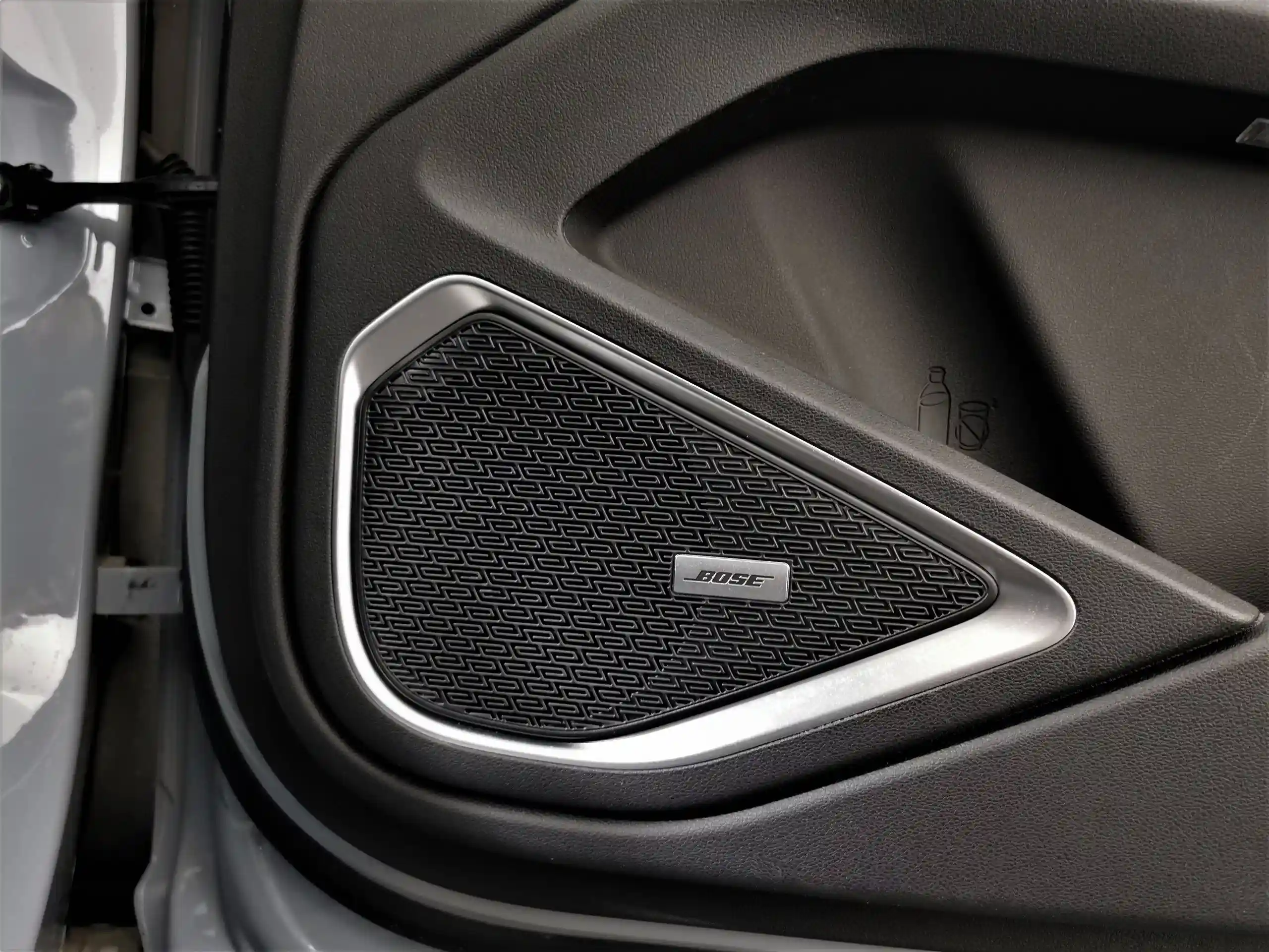 Geely Tugella 2022