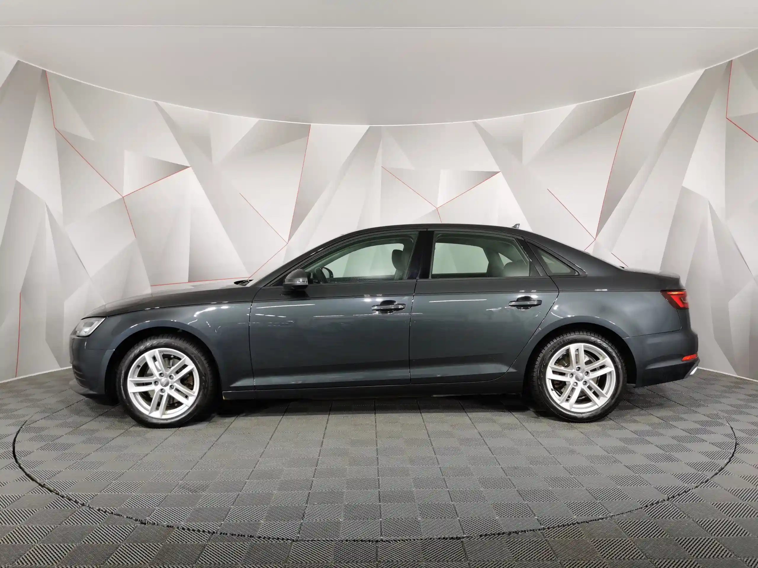 Audi A4 2019