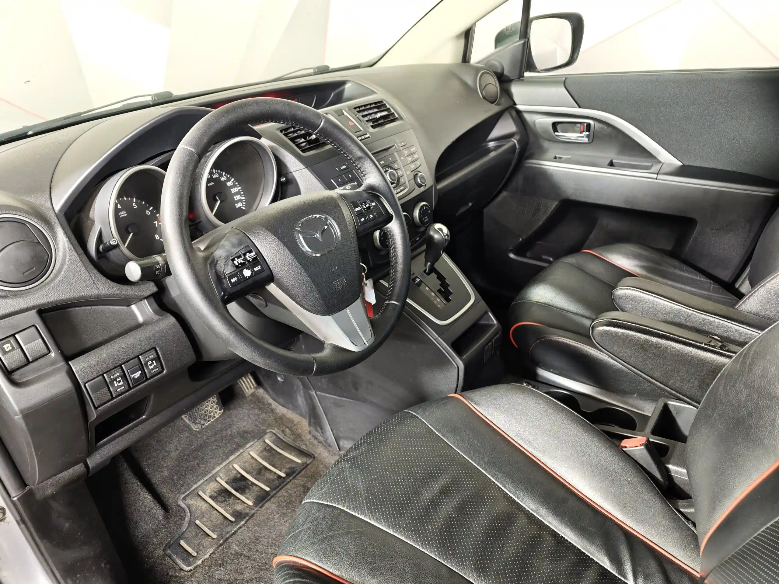 Mazda 5 2011