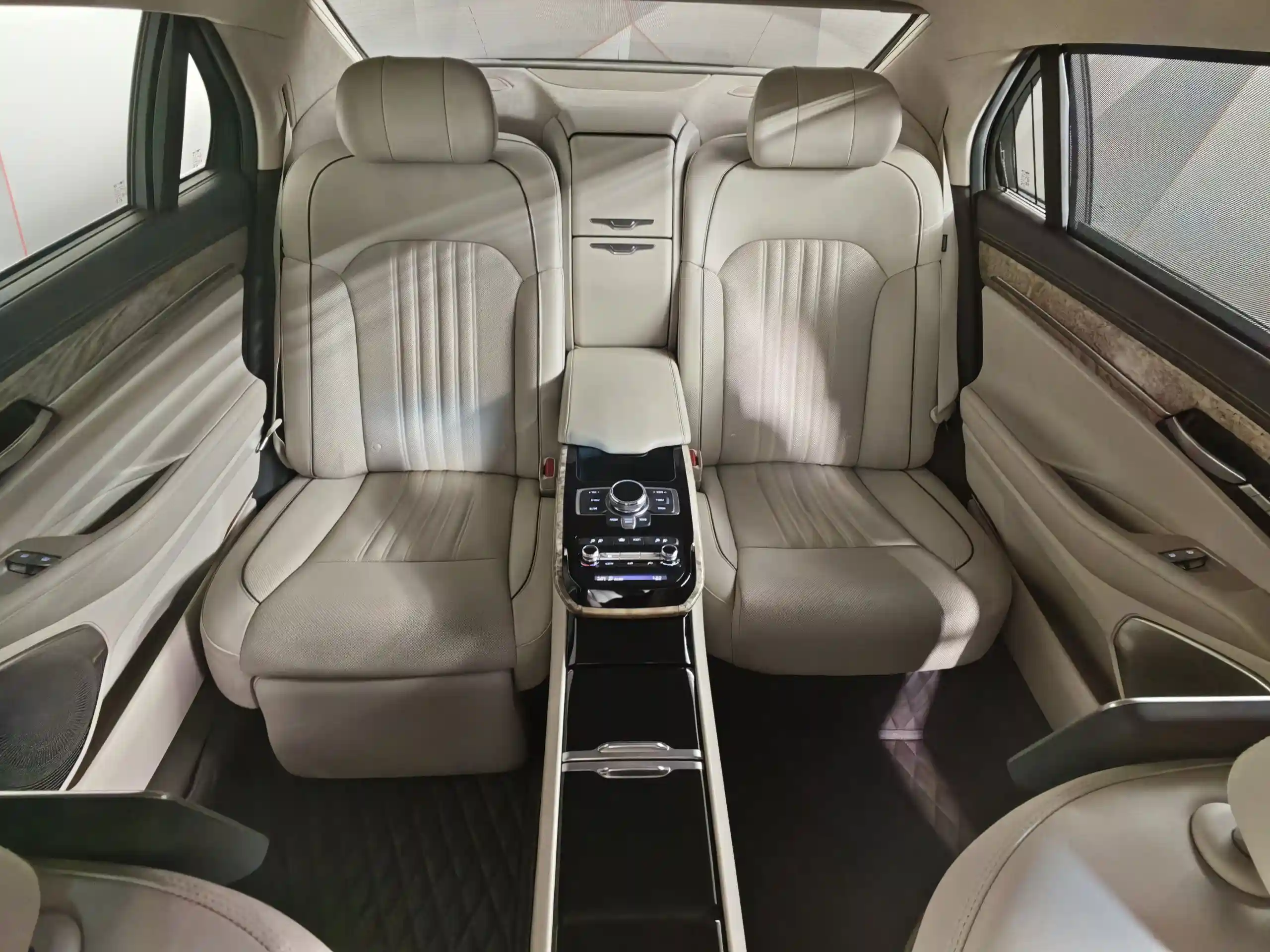 Genesis G90 2018