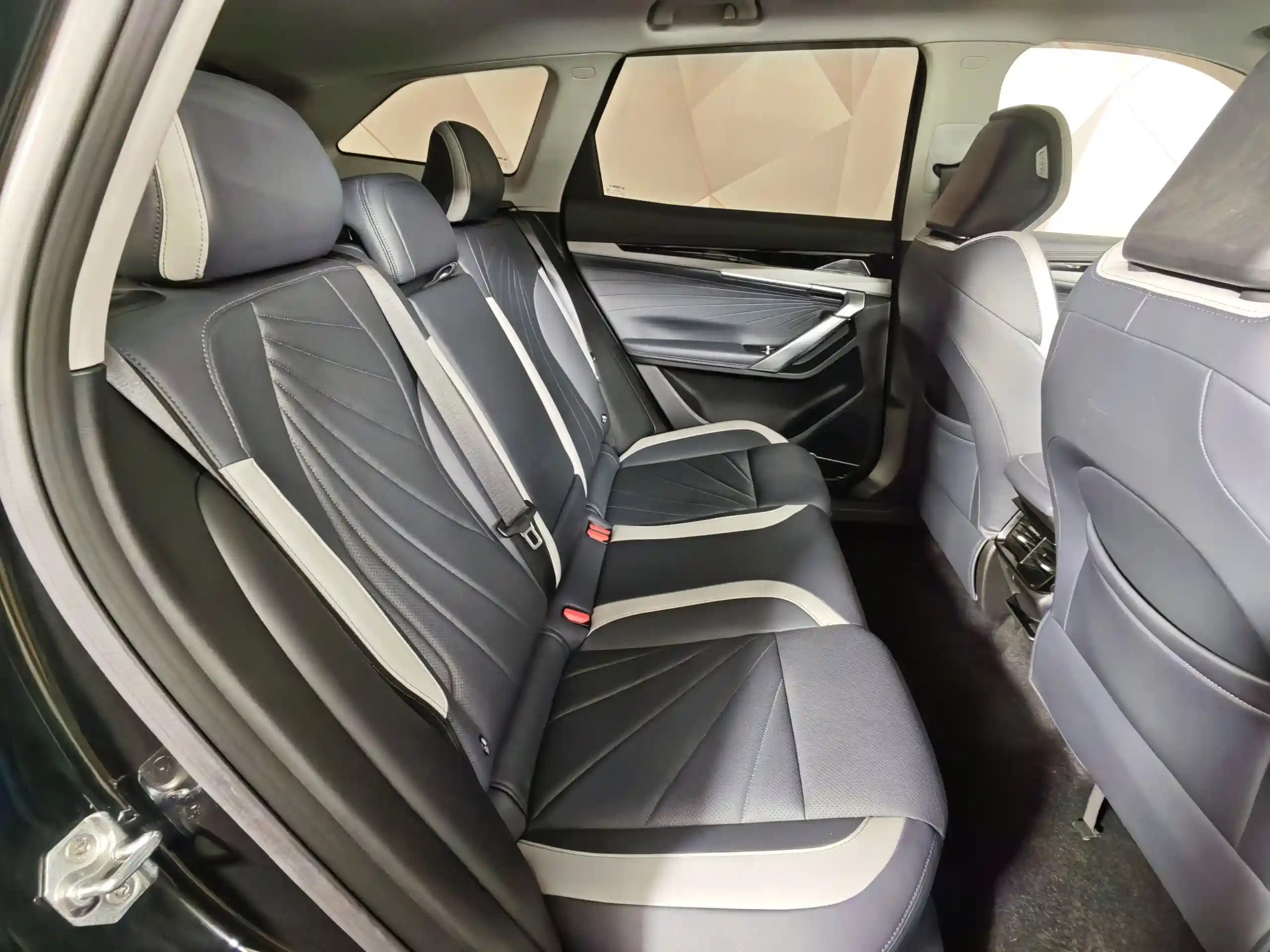 Geely Atlas 2023