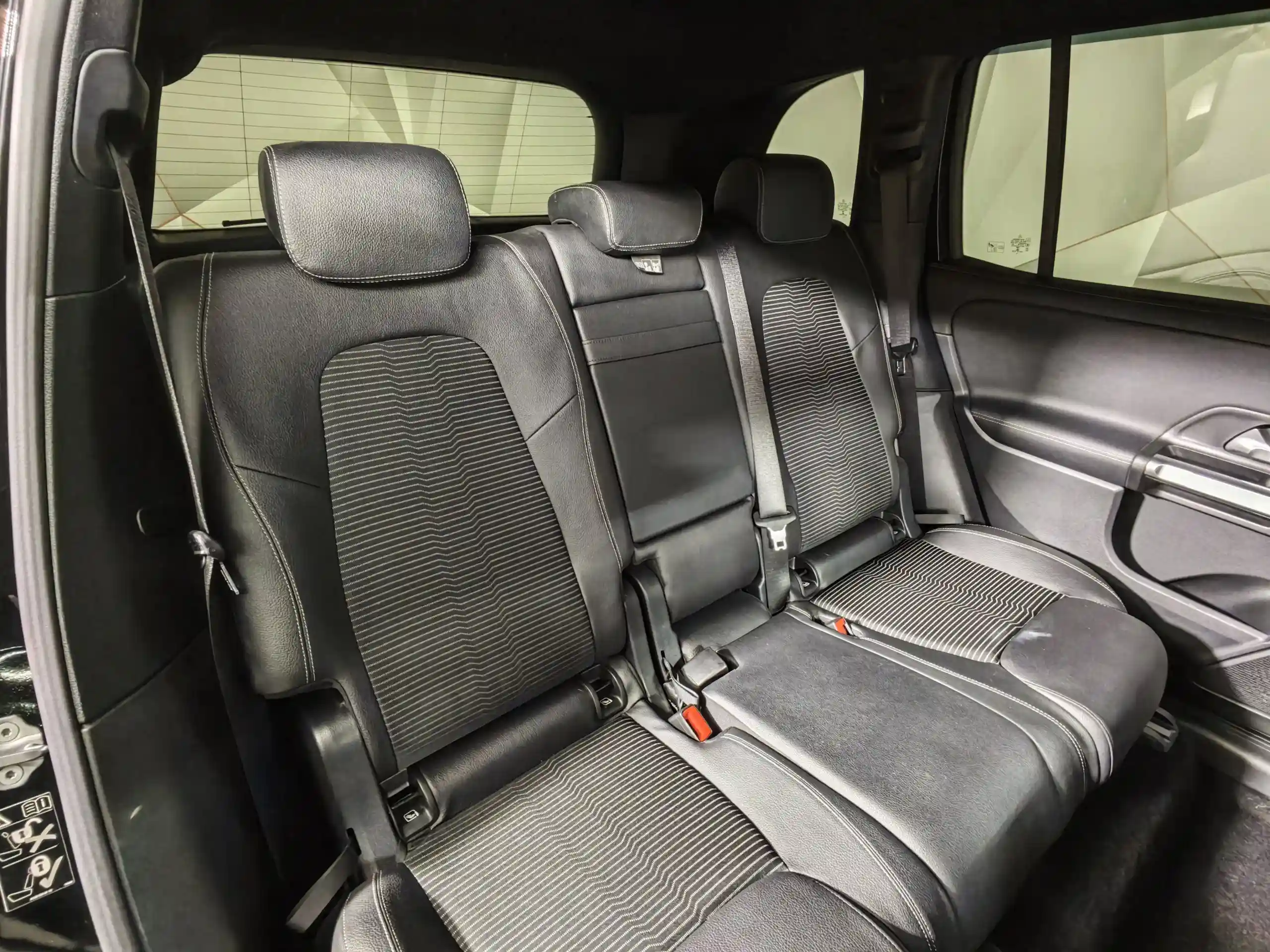 Mercedes-Benz GLB 2021