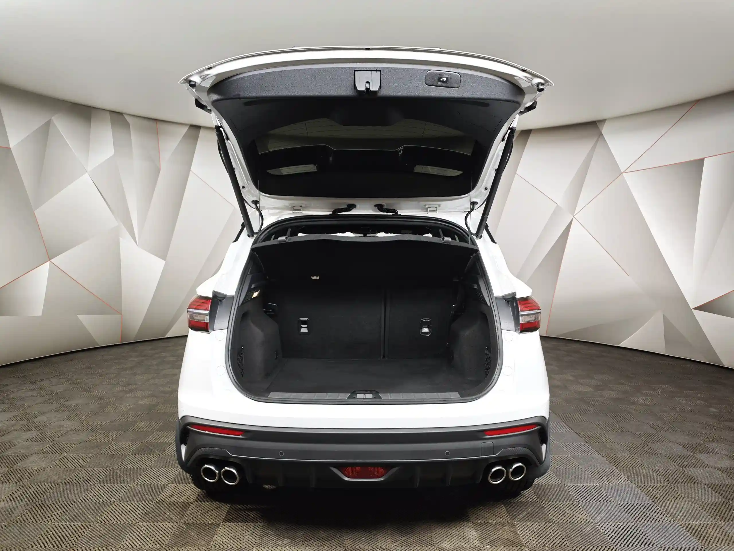 Geely Coolray 2022