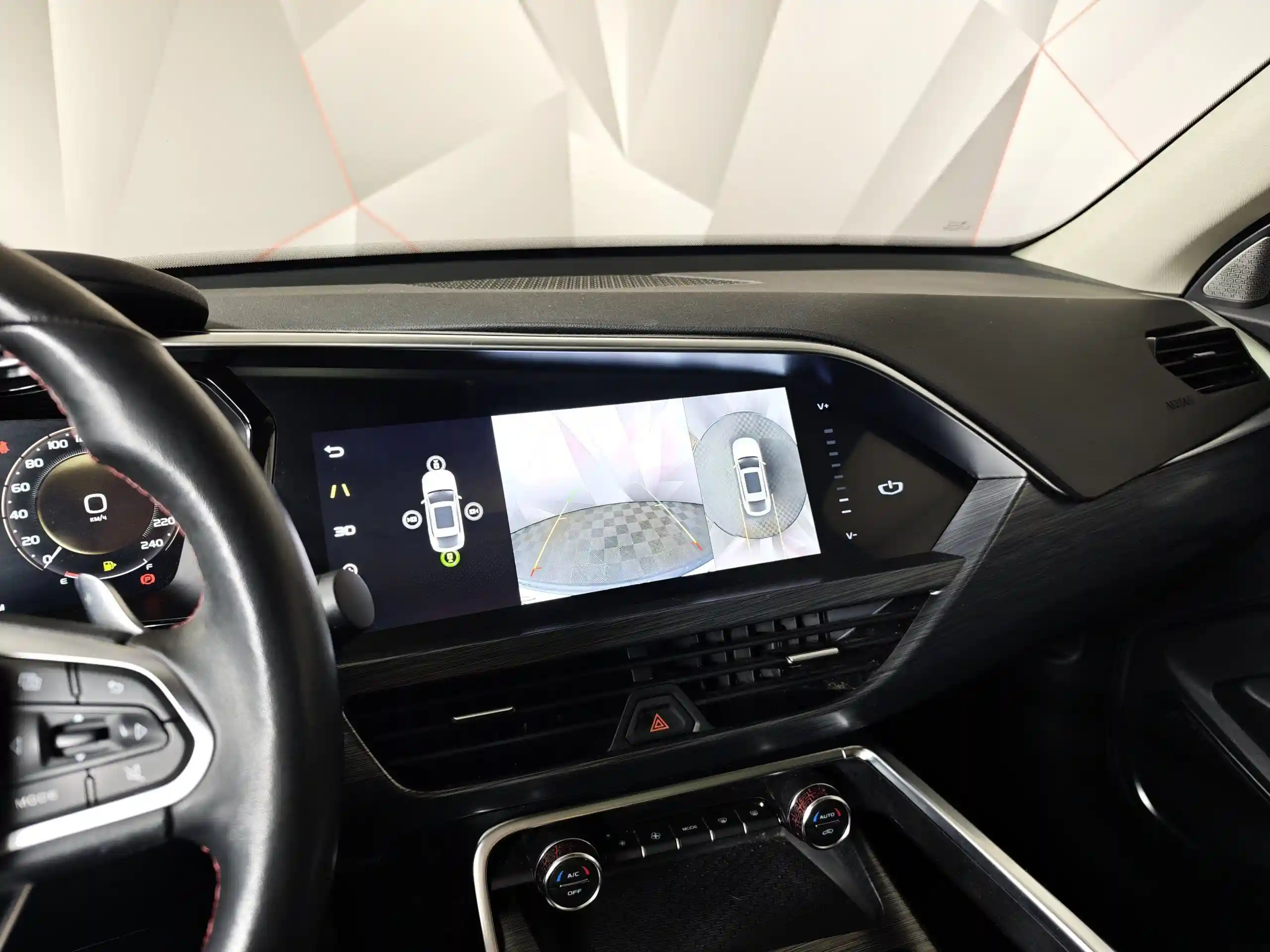Geely Tugella 2021
