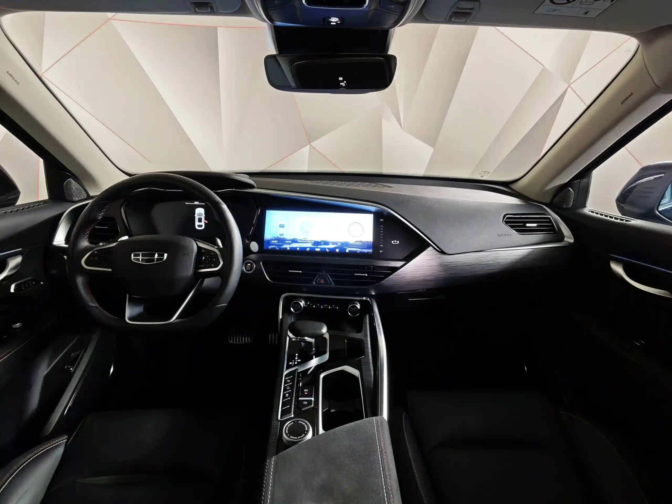 Geely Tugella 2022