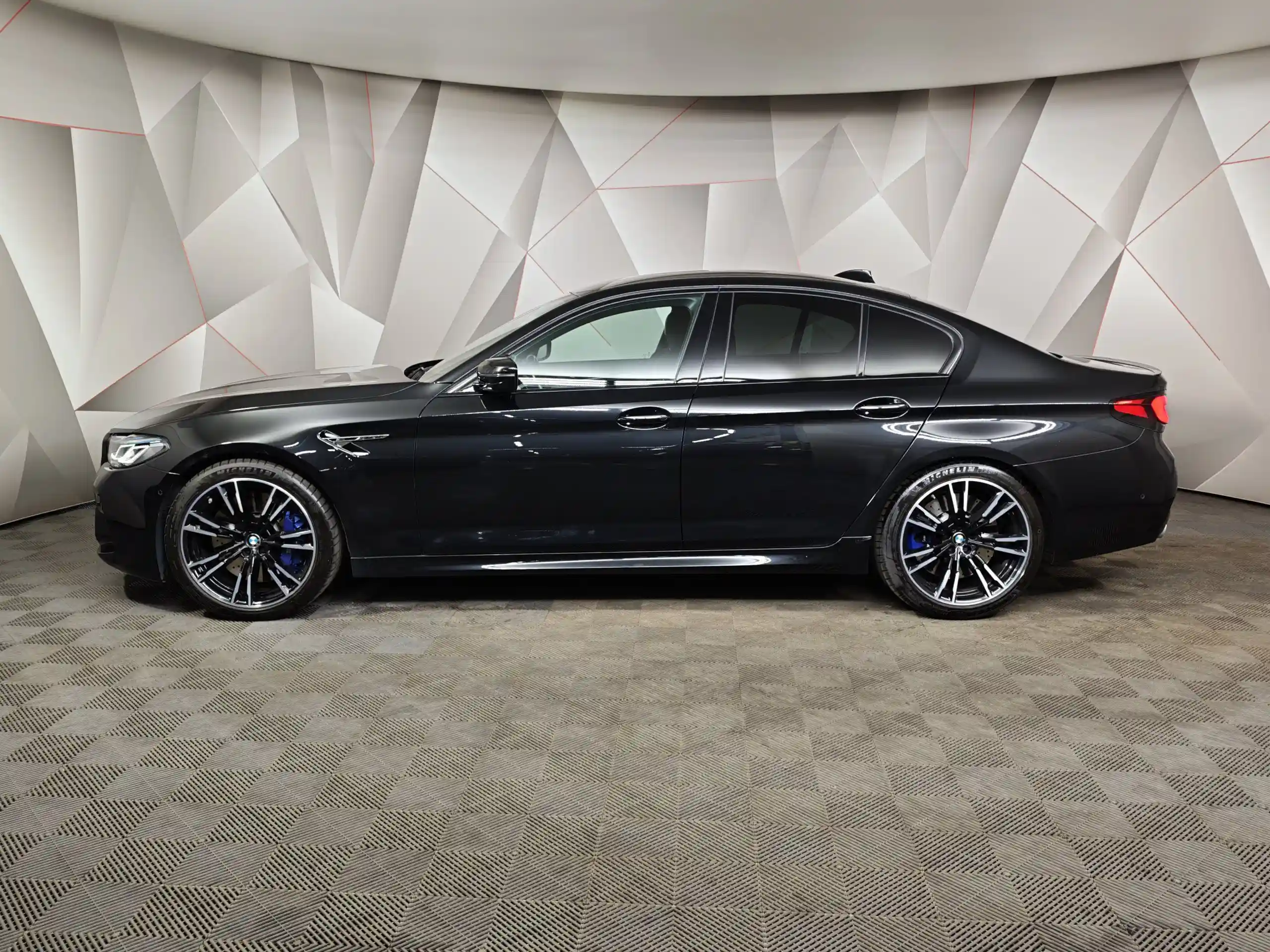 BMW M5 2022