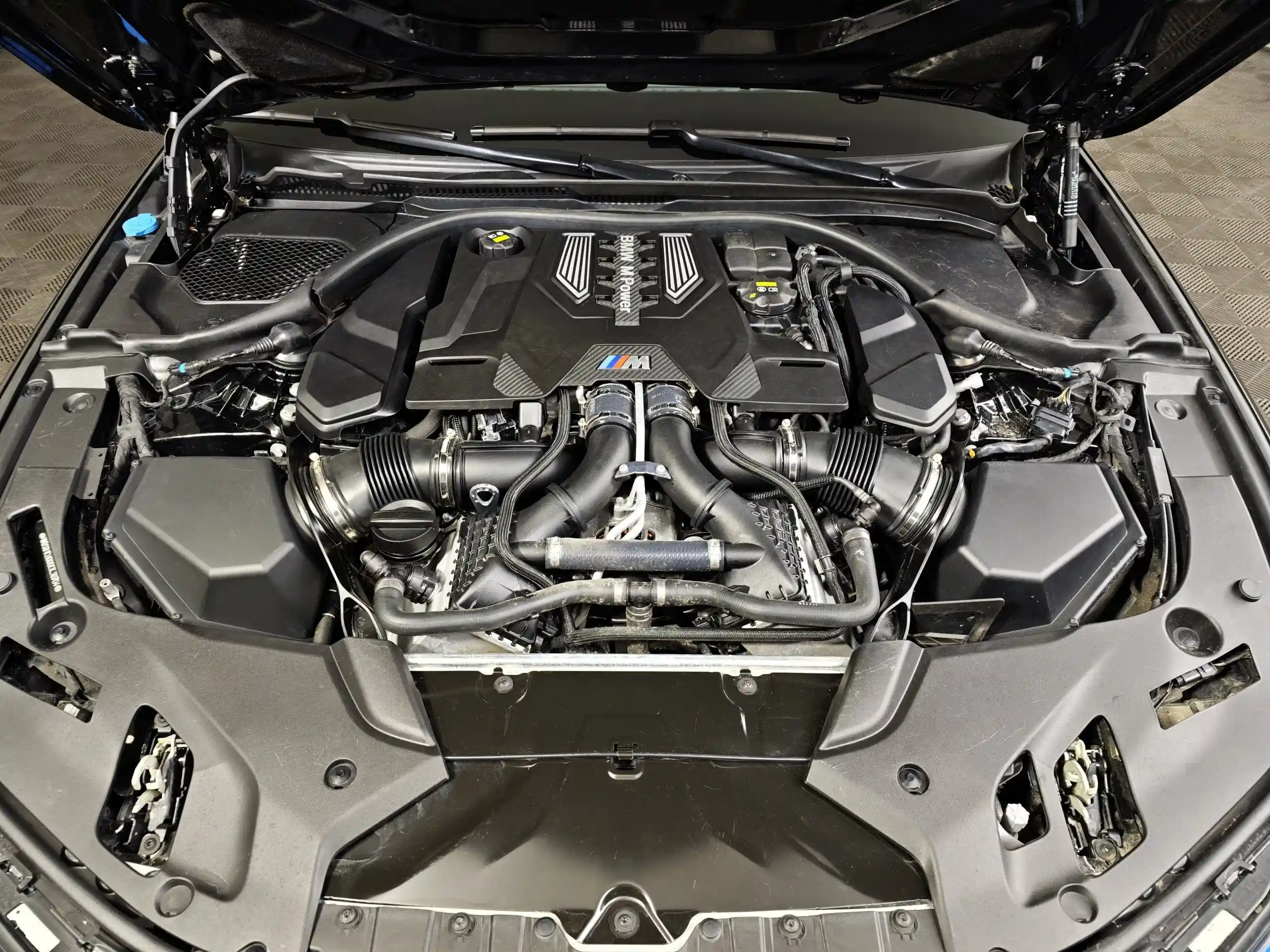 BMW M5 2022