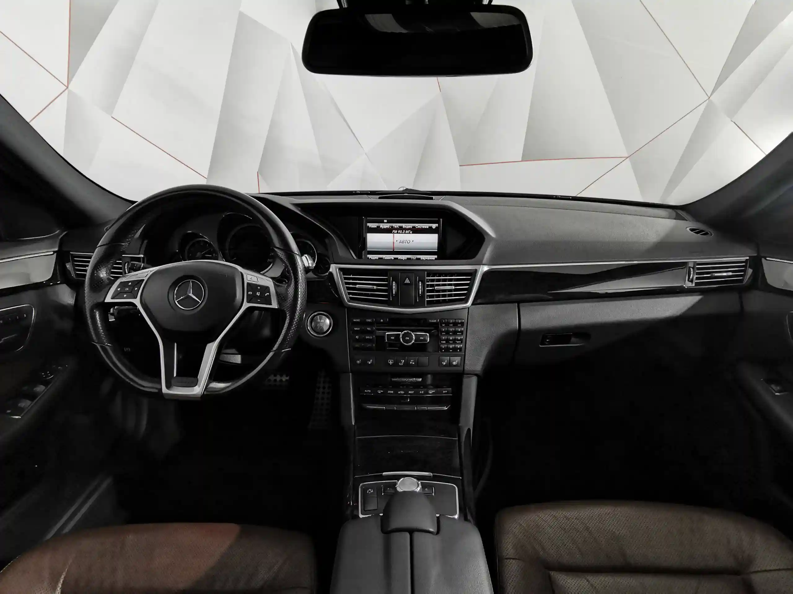 Mercedes-Benz E-Класс 2012