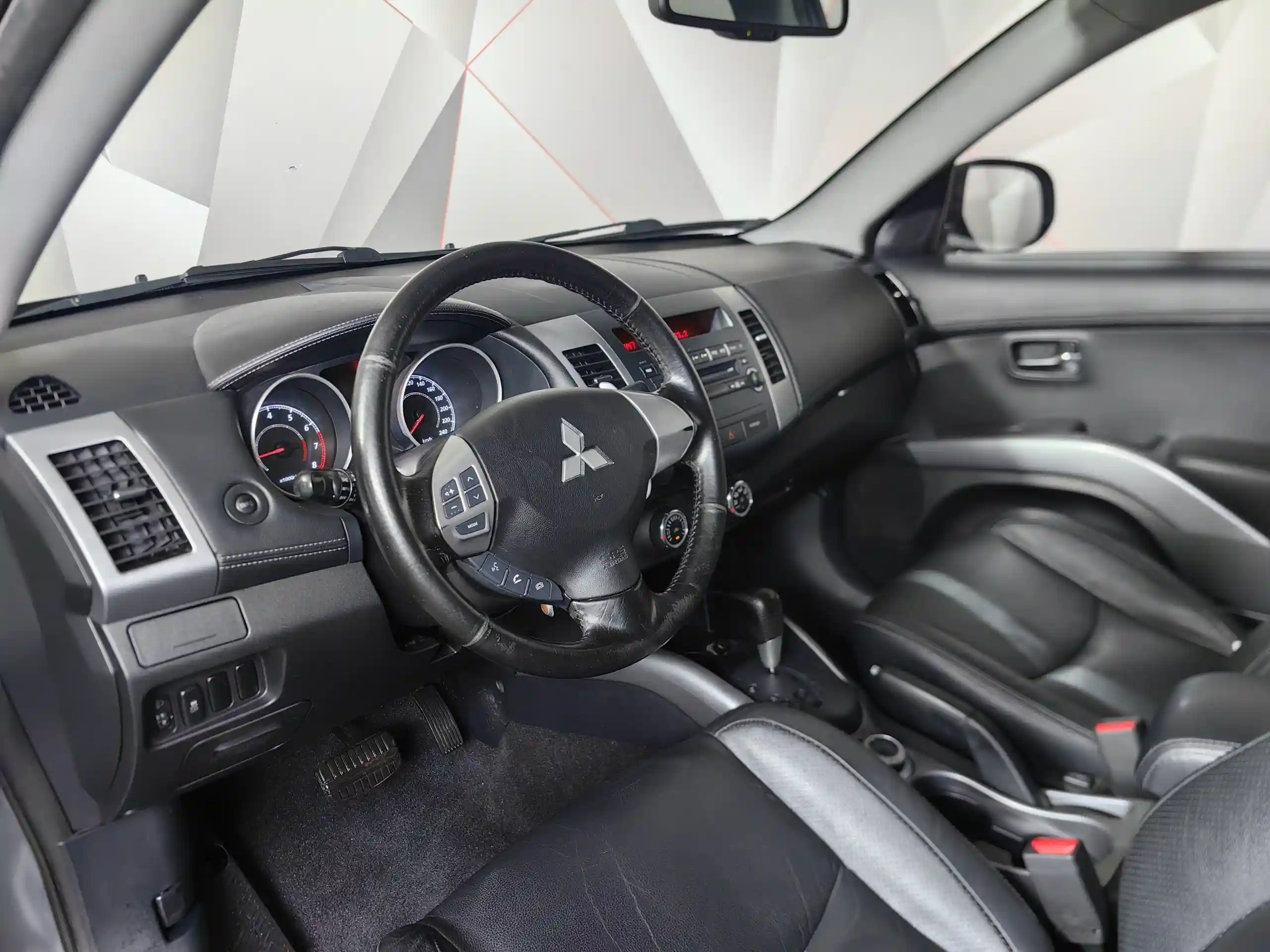 Mitsubishi Outlander 2011
