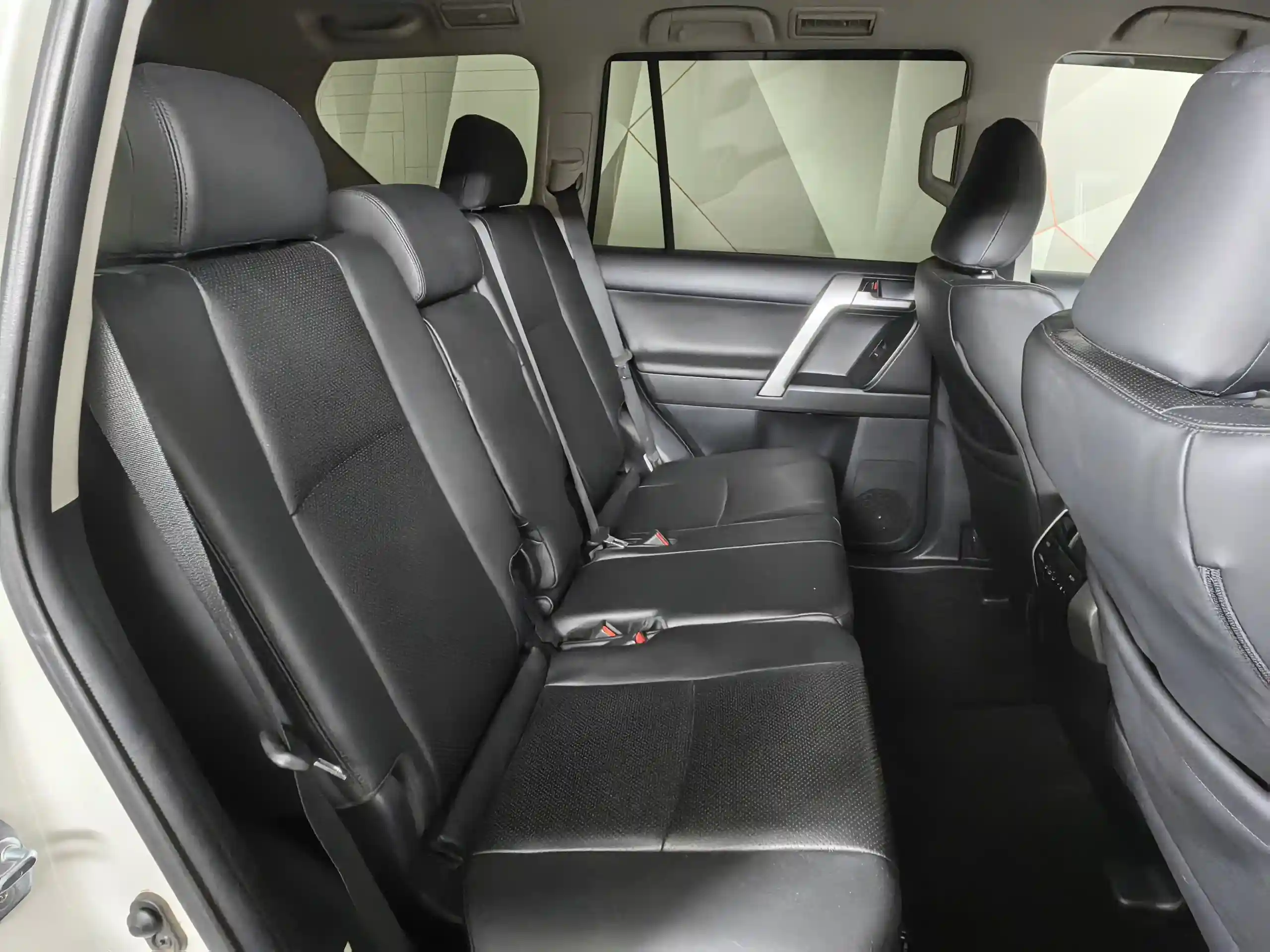 Toyota Land Cruiser Prado 2023