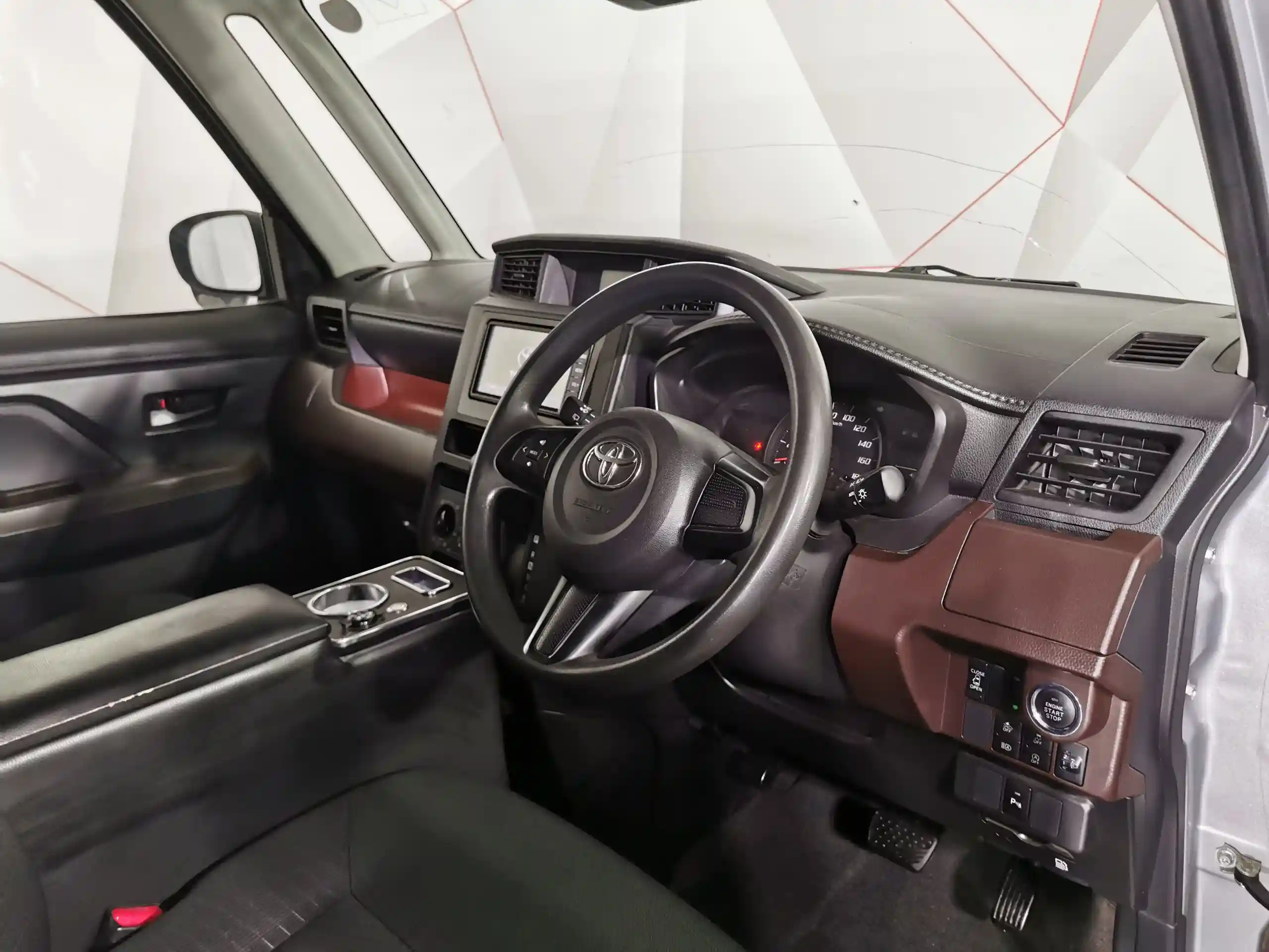 Toyota Roomy 2019