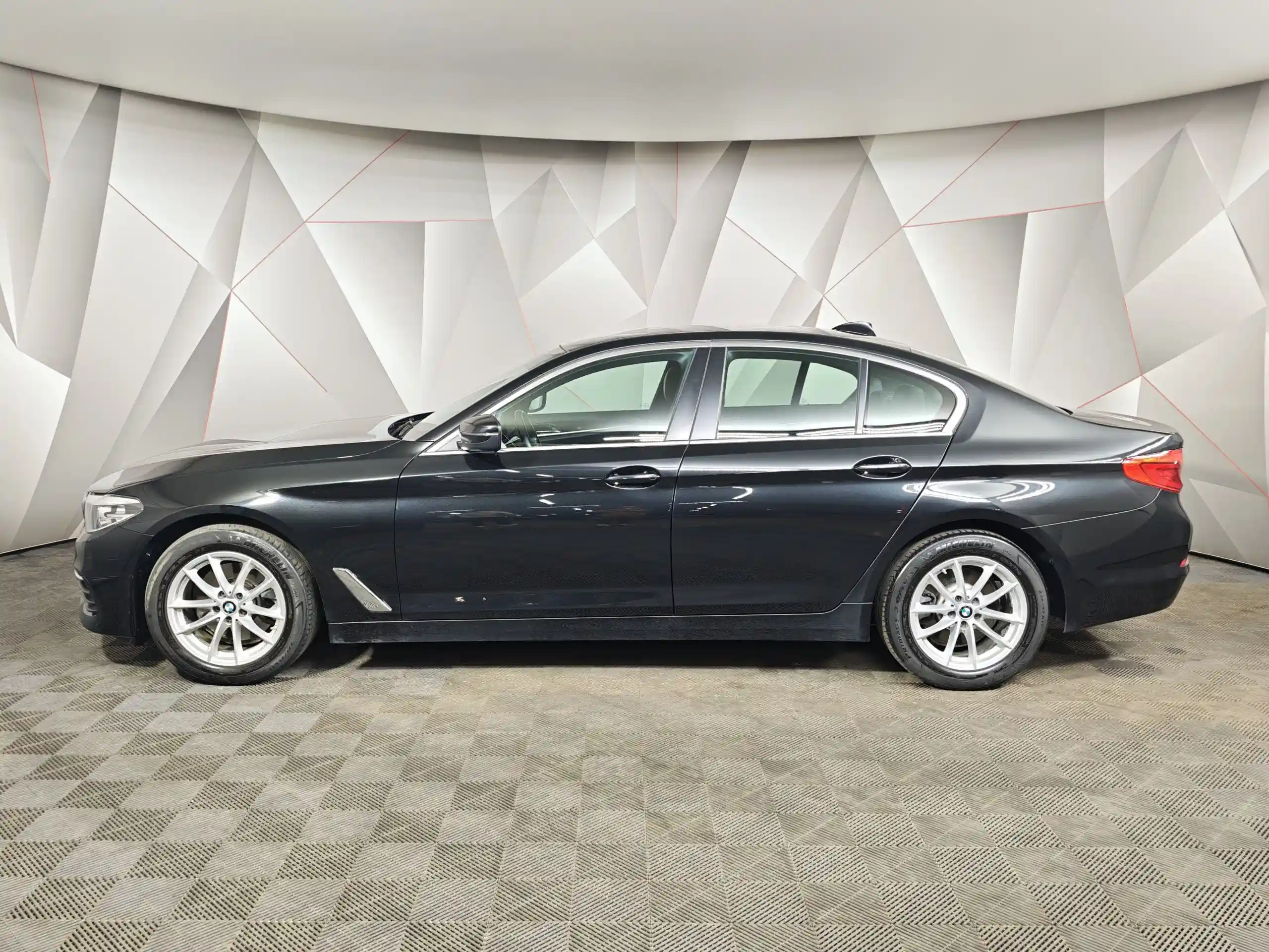BMW 5 серия 2019