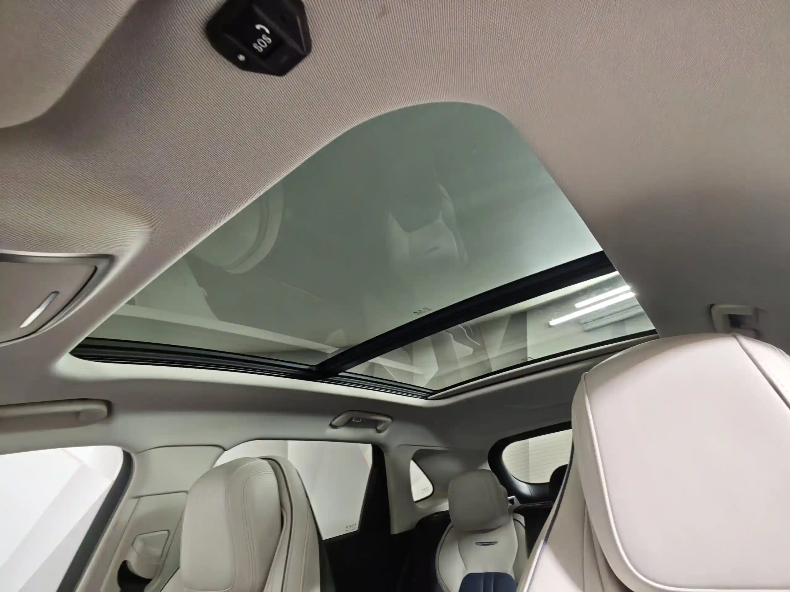 Hongqi HS3 2024