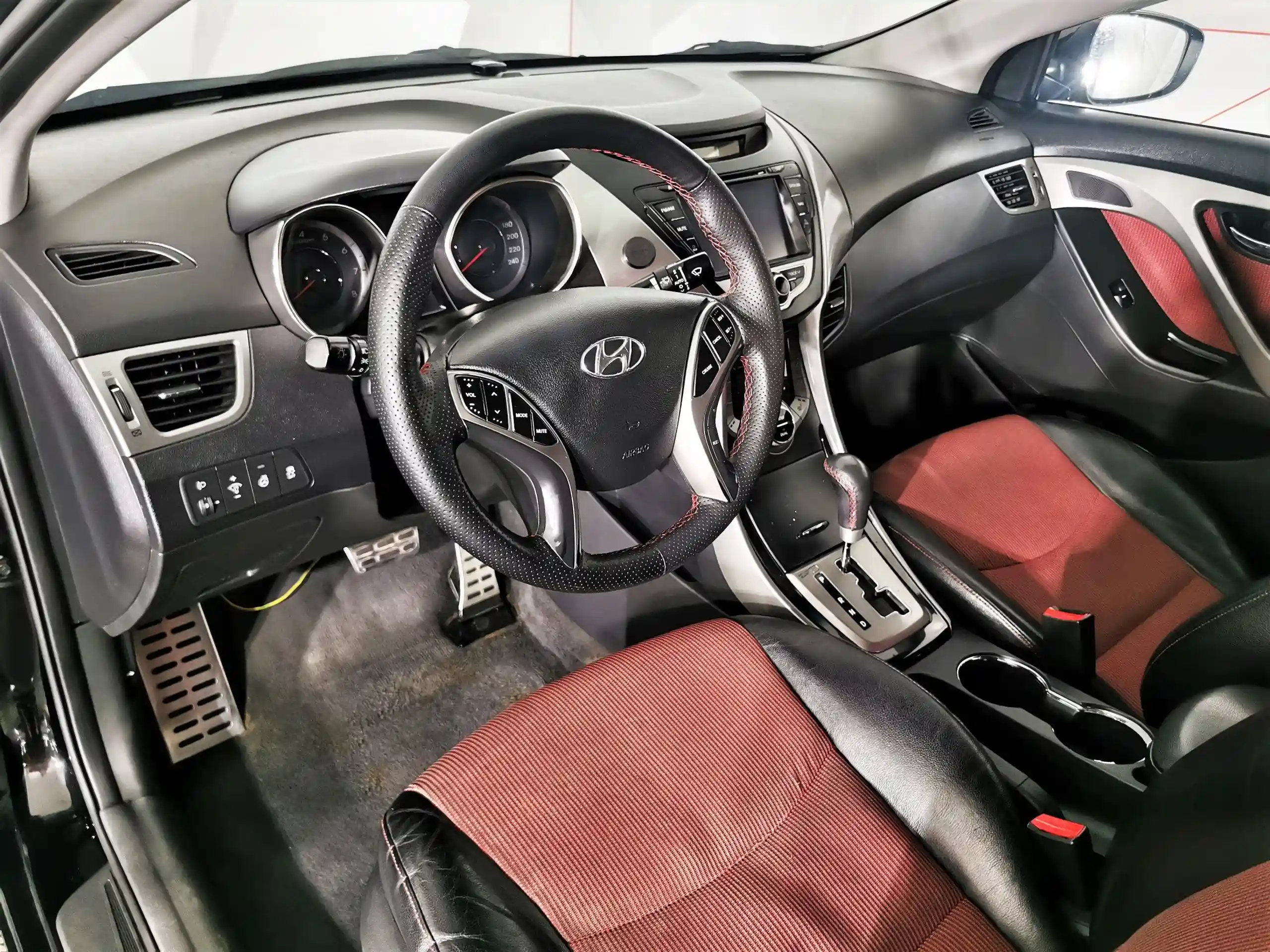 Hyundai Elantra 2012