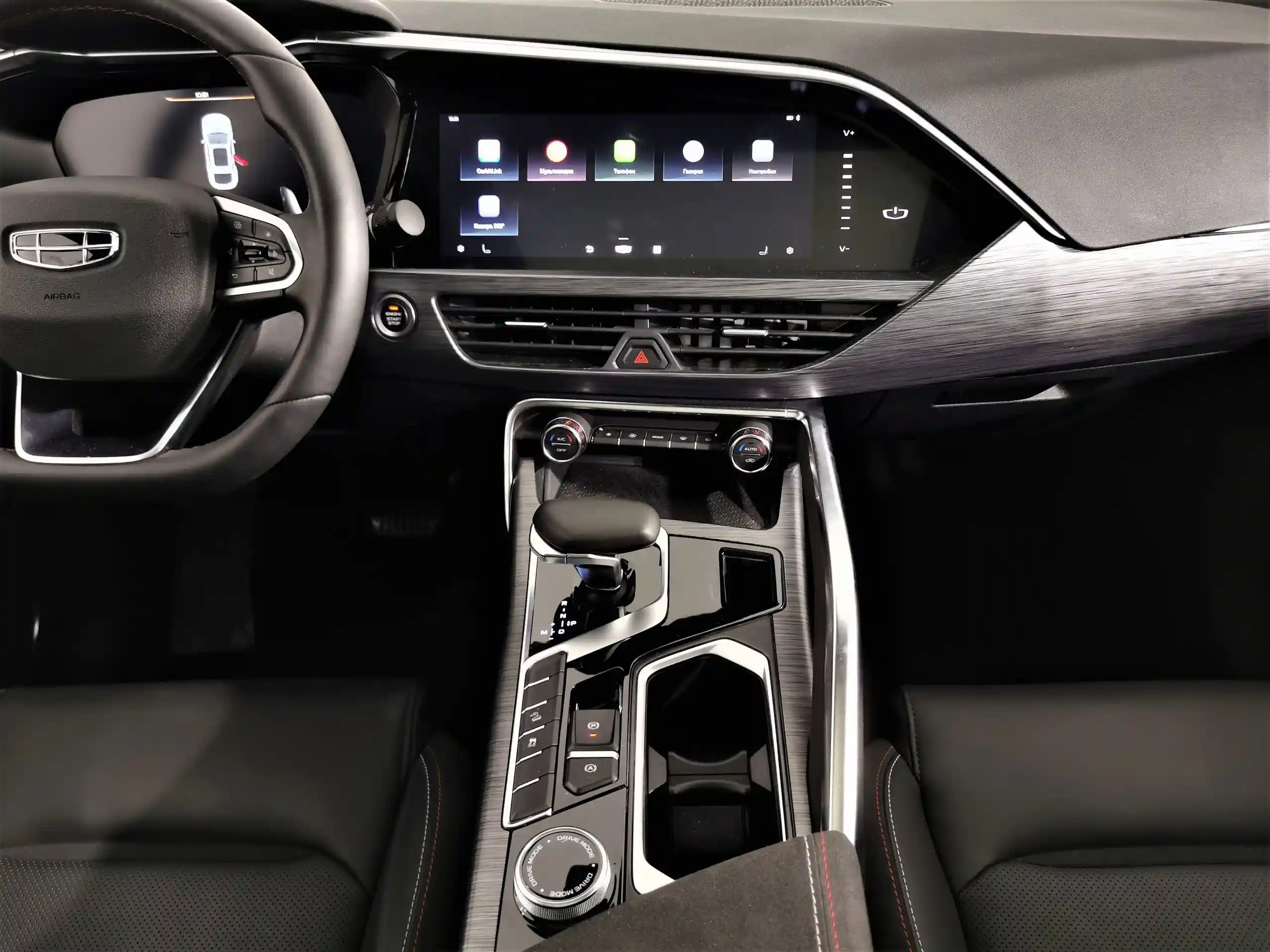 Geely Tugella 2022