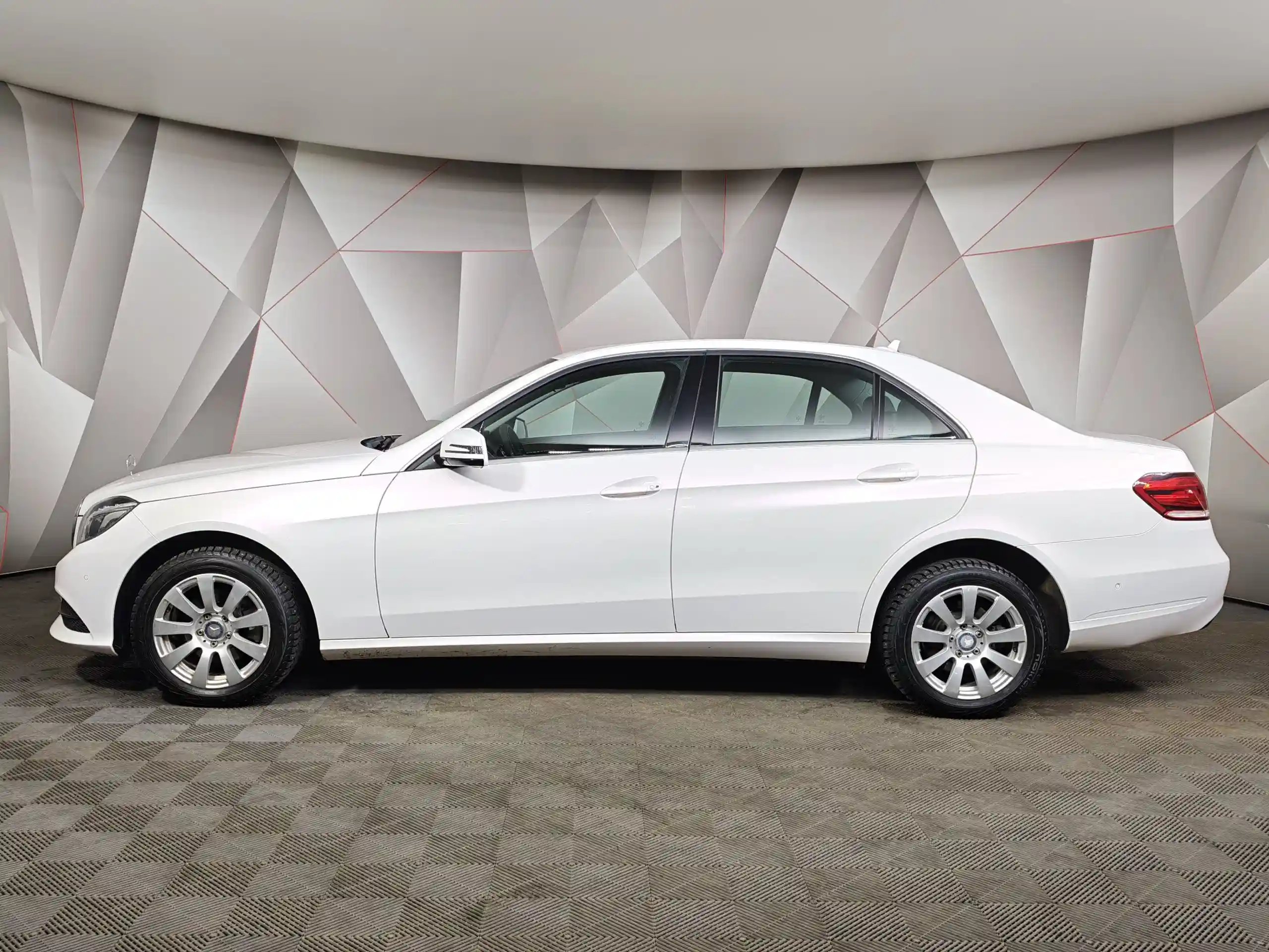 Mercedes-Benz E-Класс 2014
