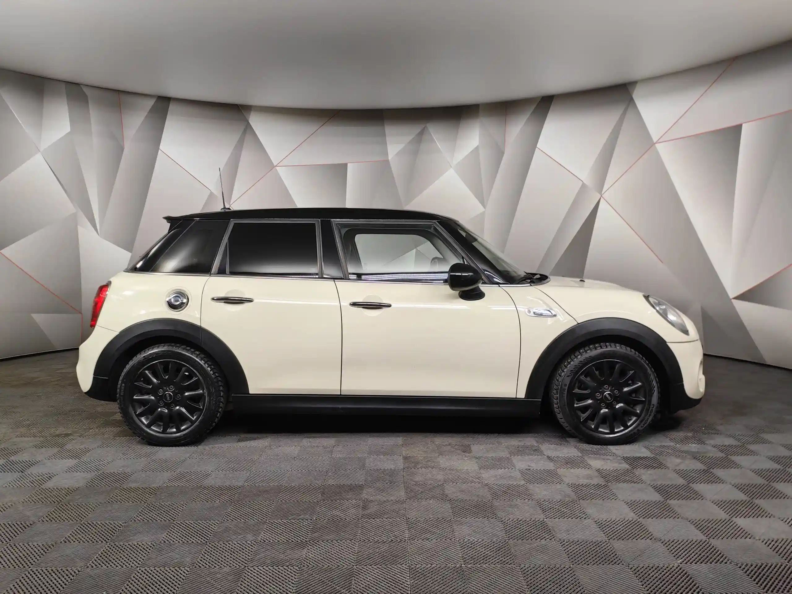 Mini 5 дверей 2017