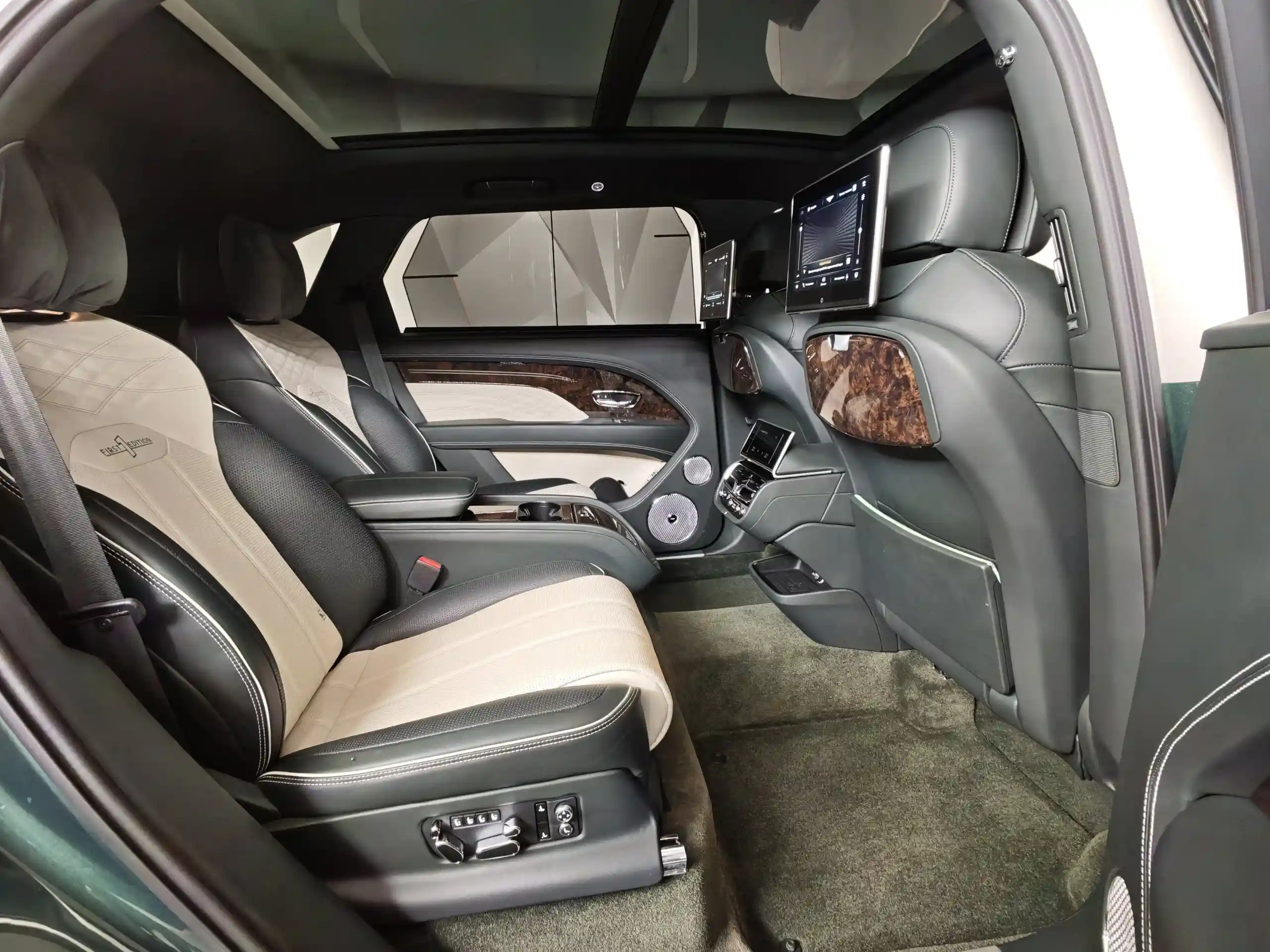 Bentley Bentayga 2023