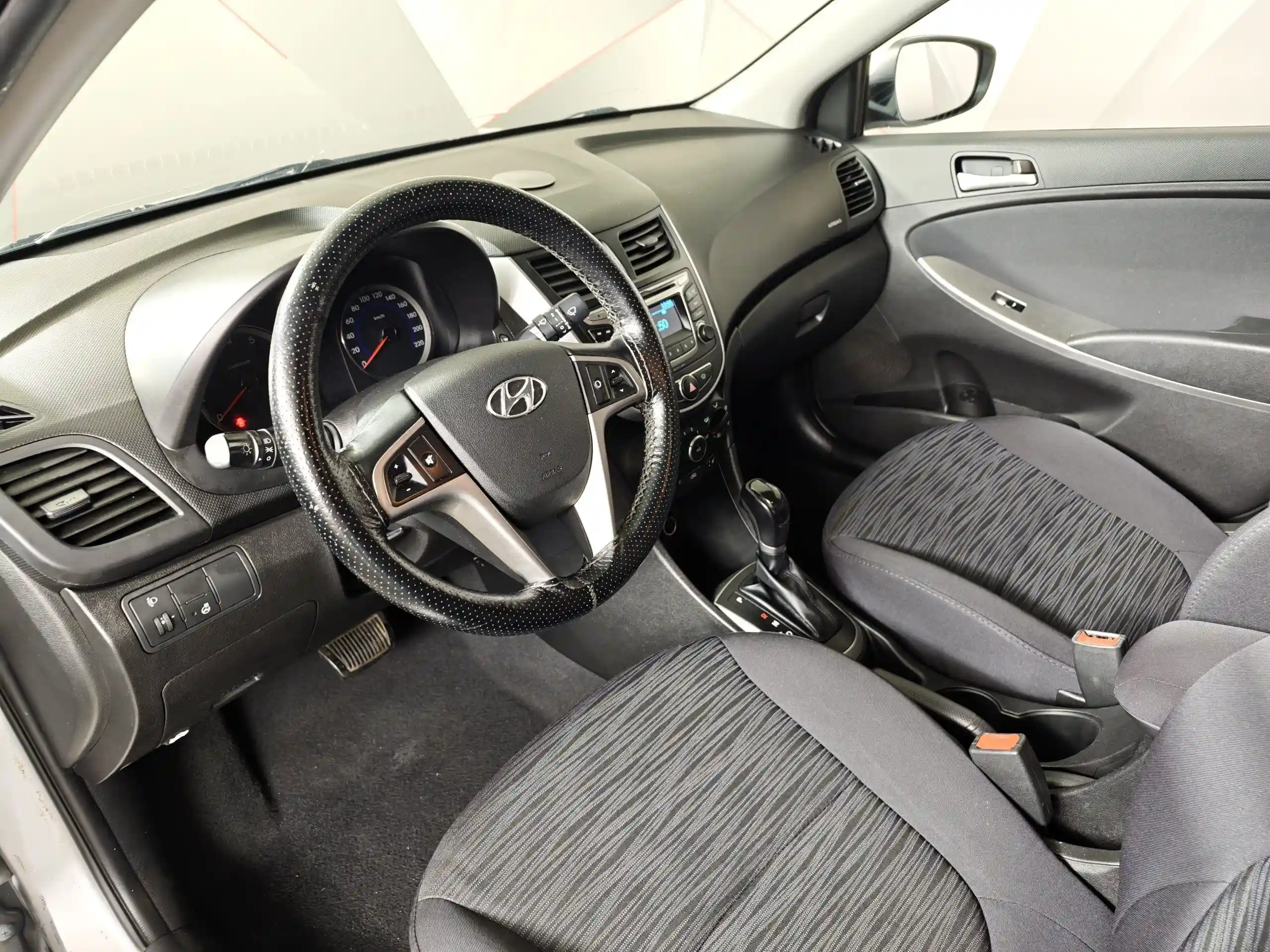 Hyundai Solaris 2015