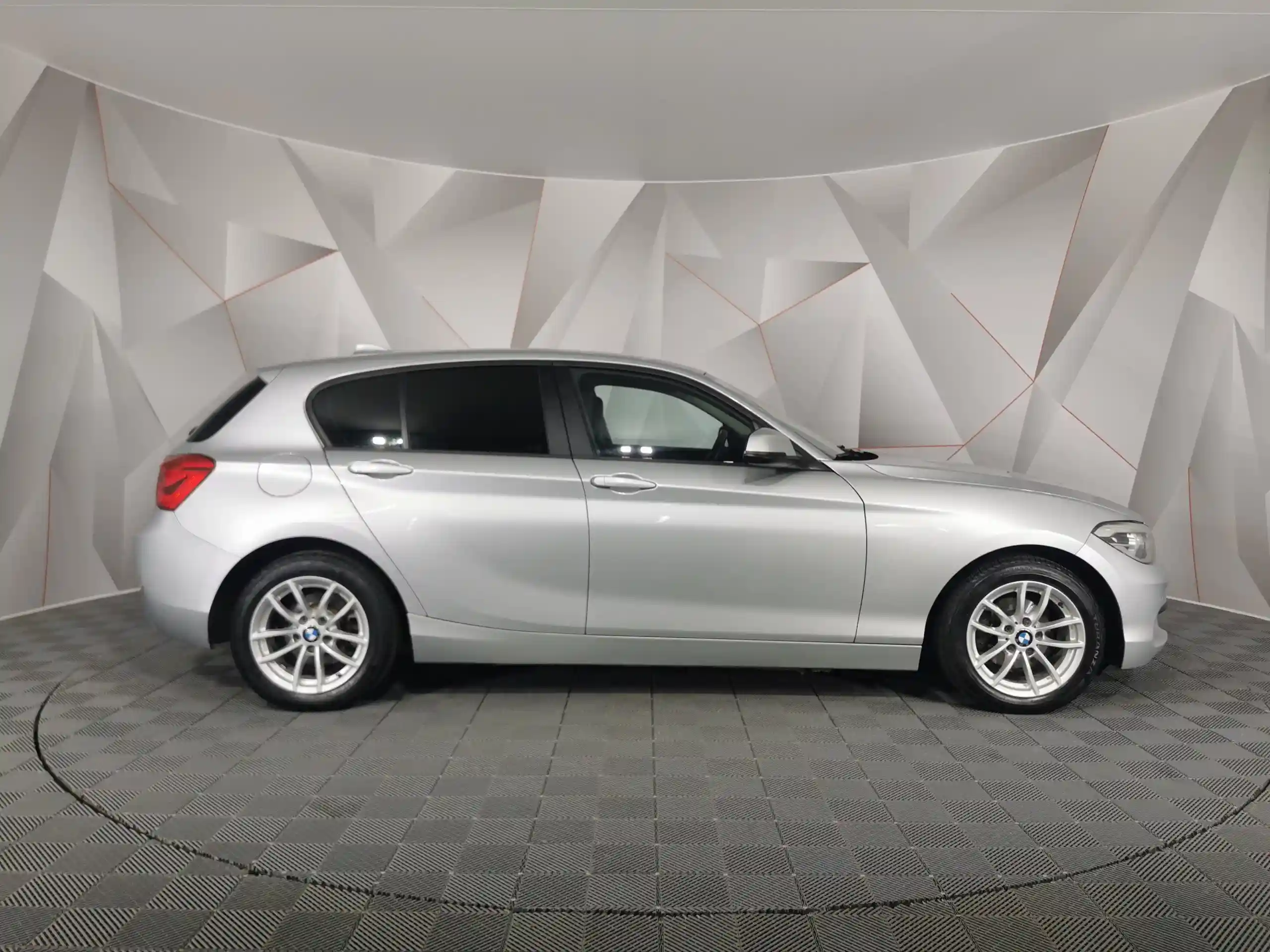 BMW 1 серия 2018