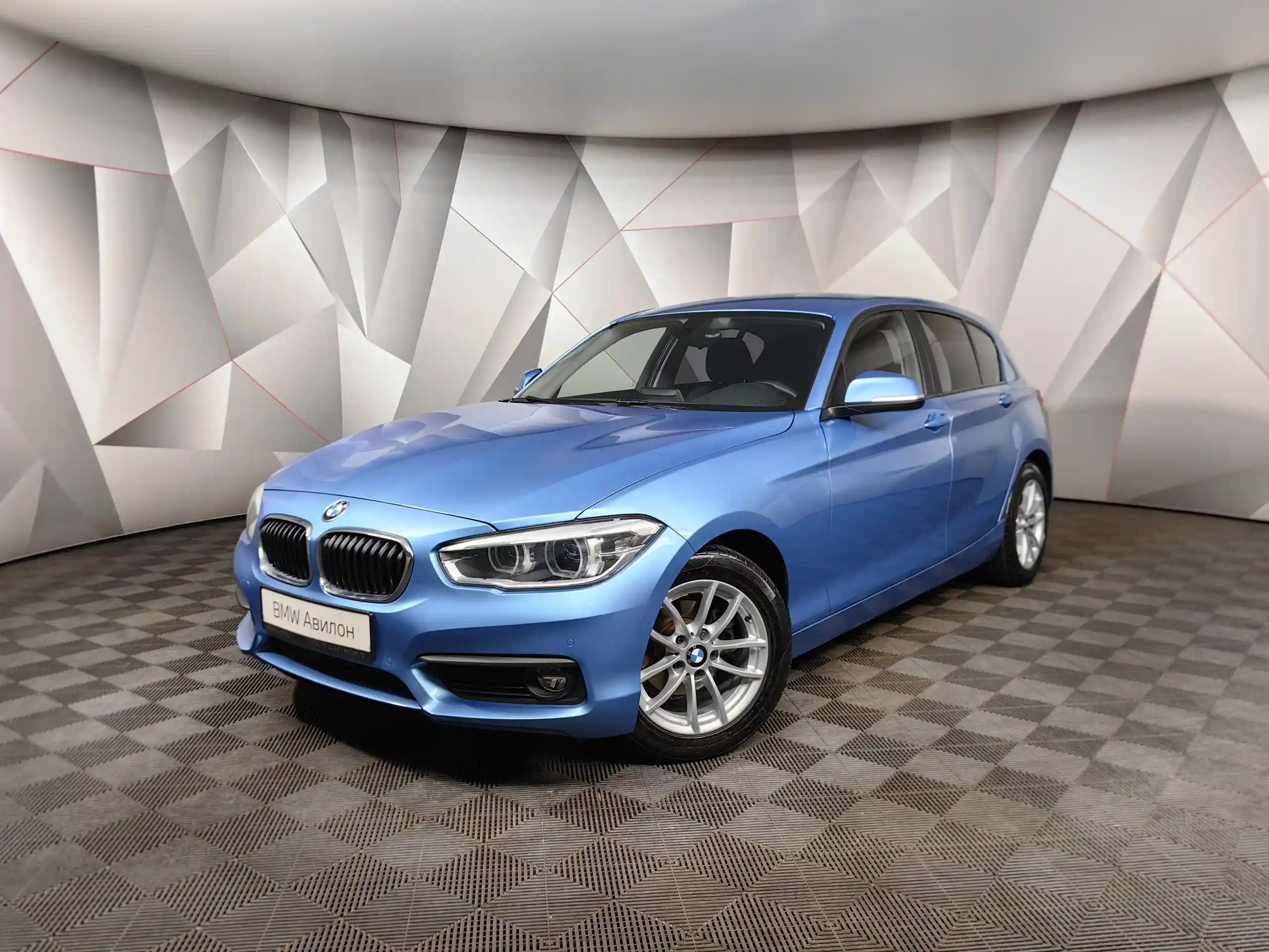 BMW 1 серия 2018