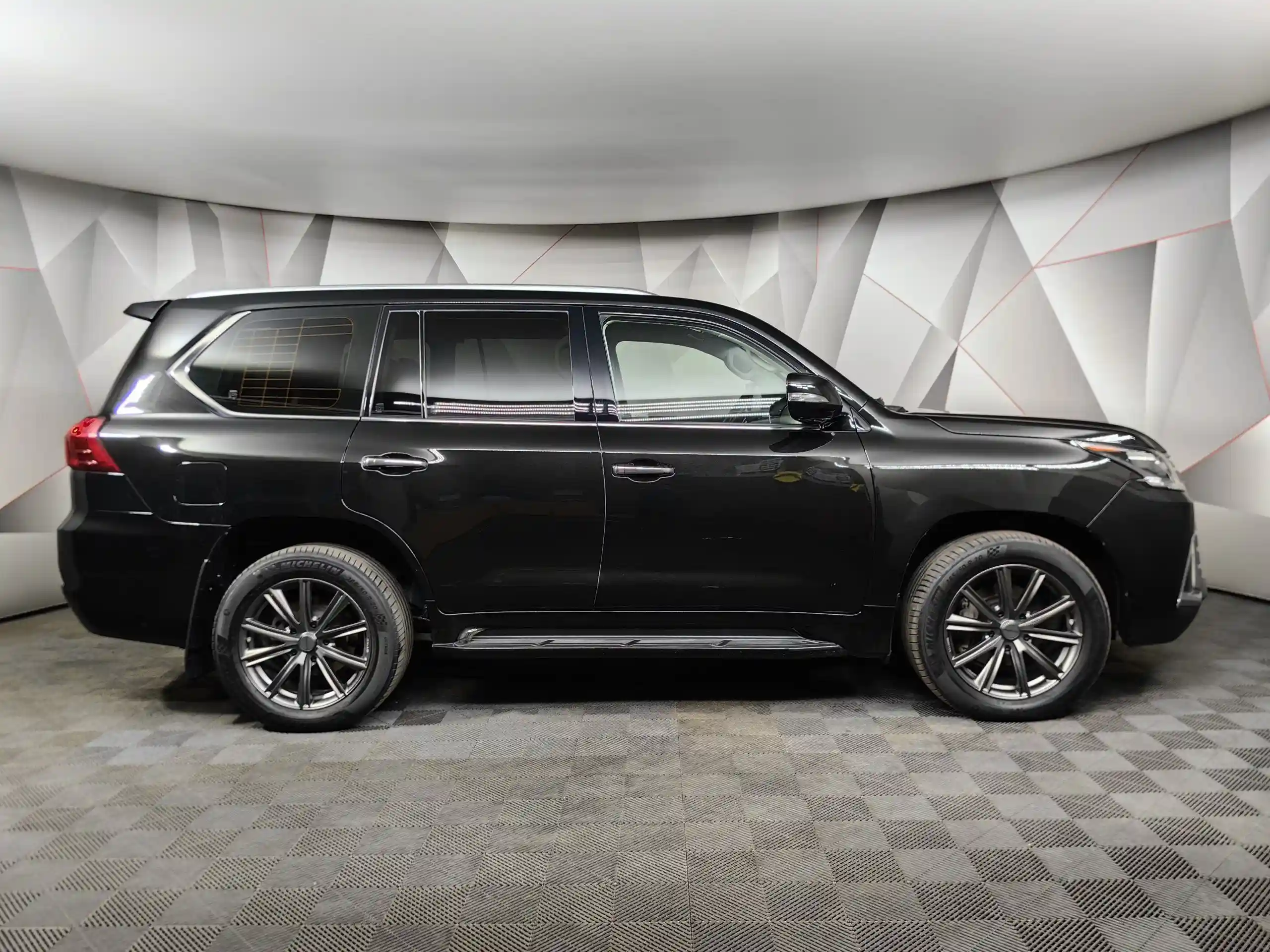 Lexus LX 2021