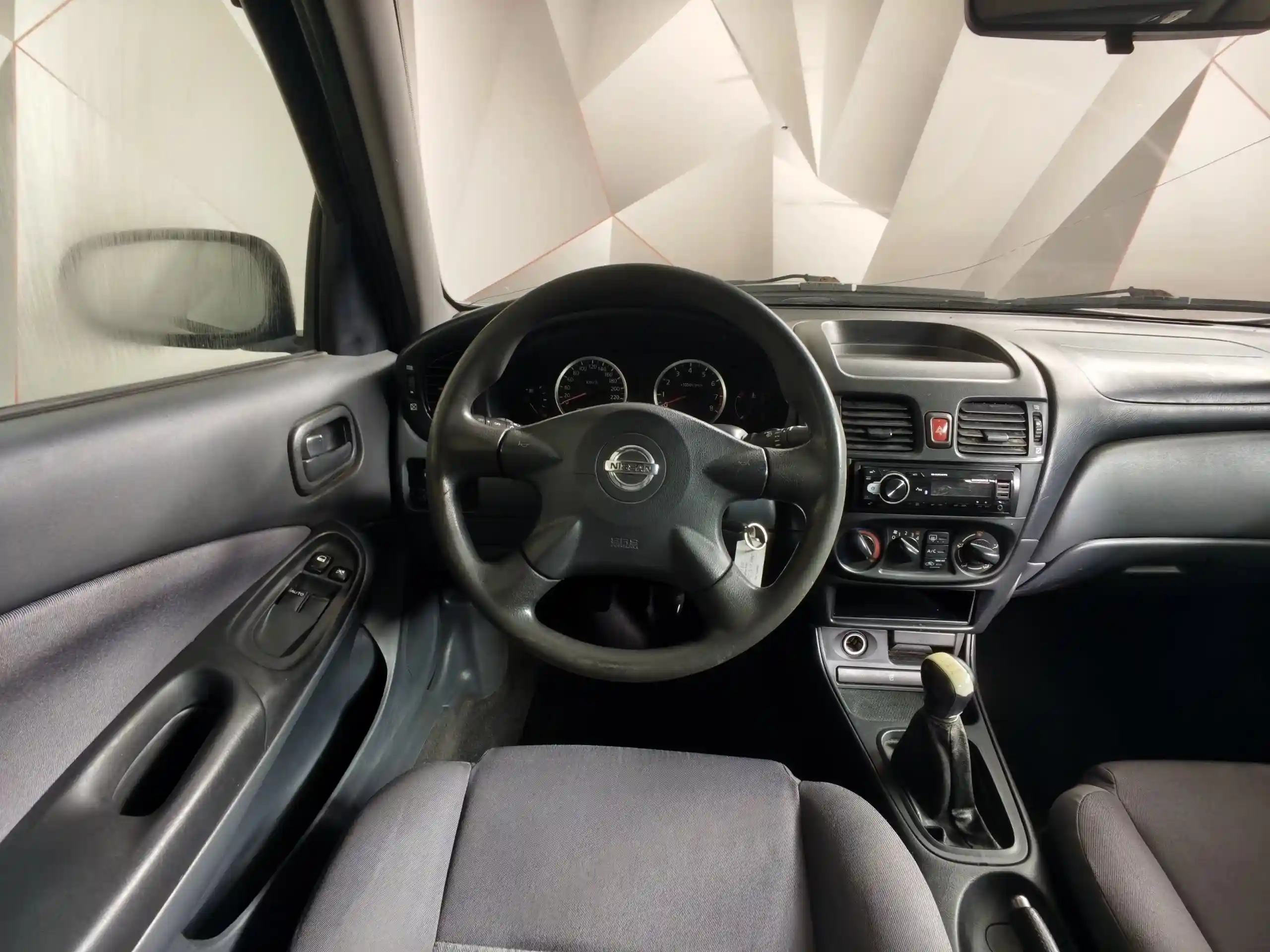 Nissan Almera 2004