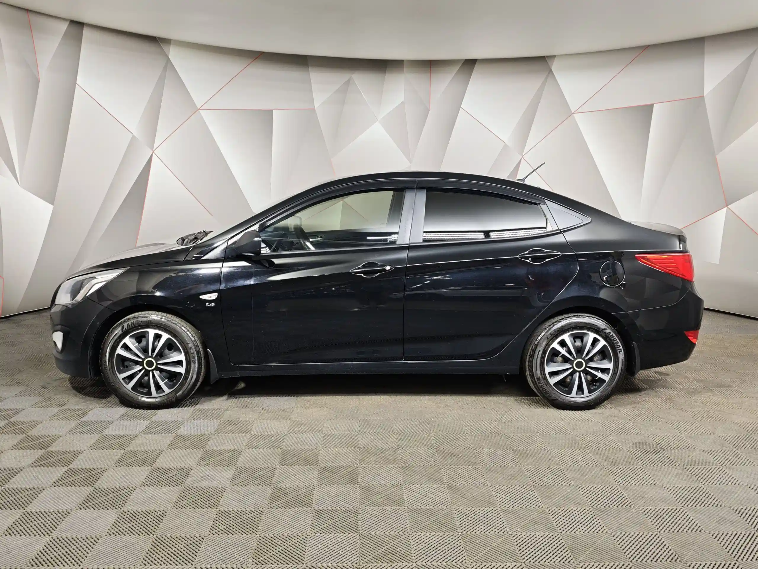 Hyundai Solaris 2015