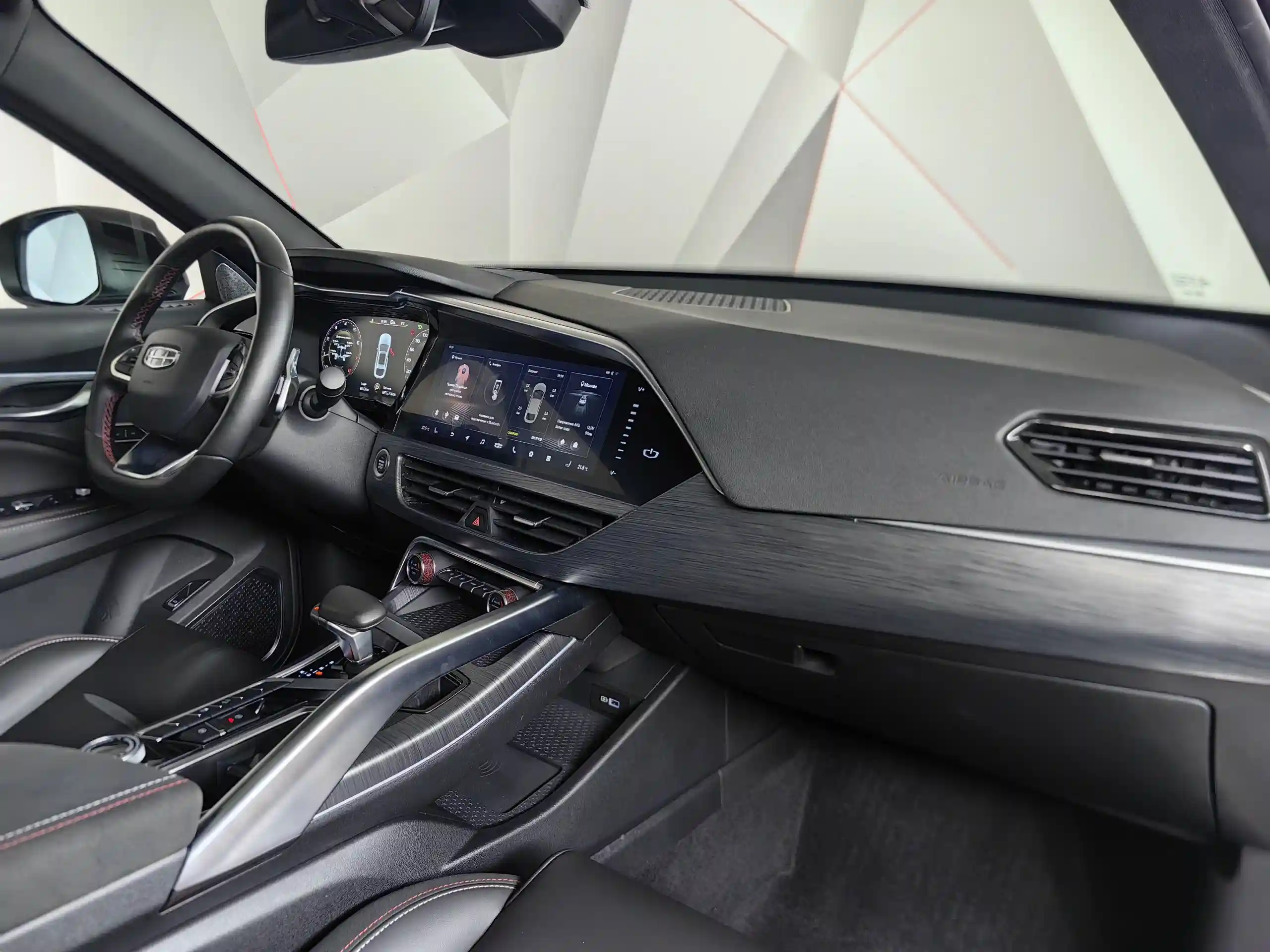 Geely Tugella 2022