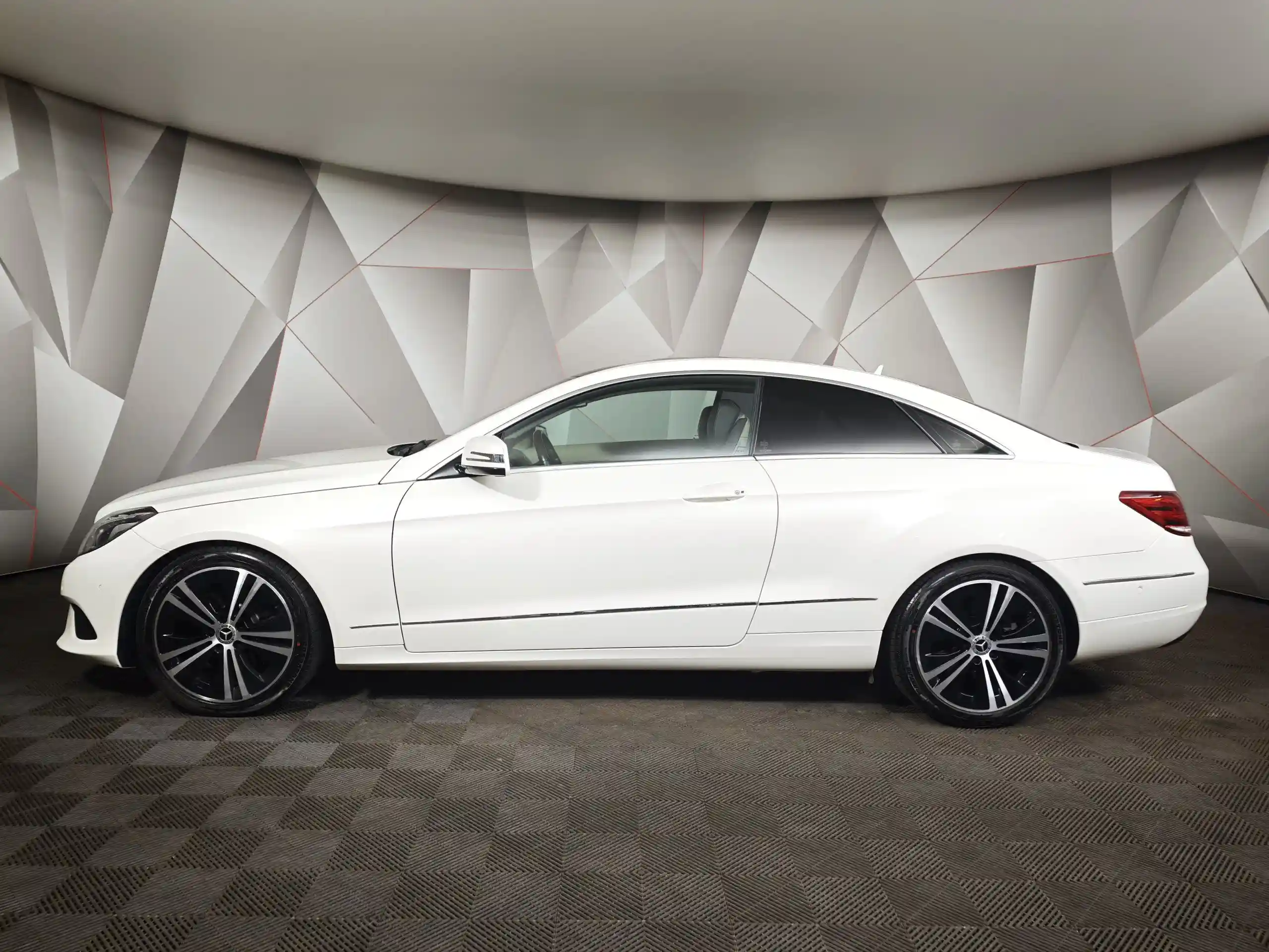 Mercedes-Benz E-Класс 2014