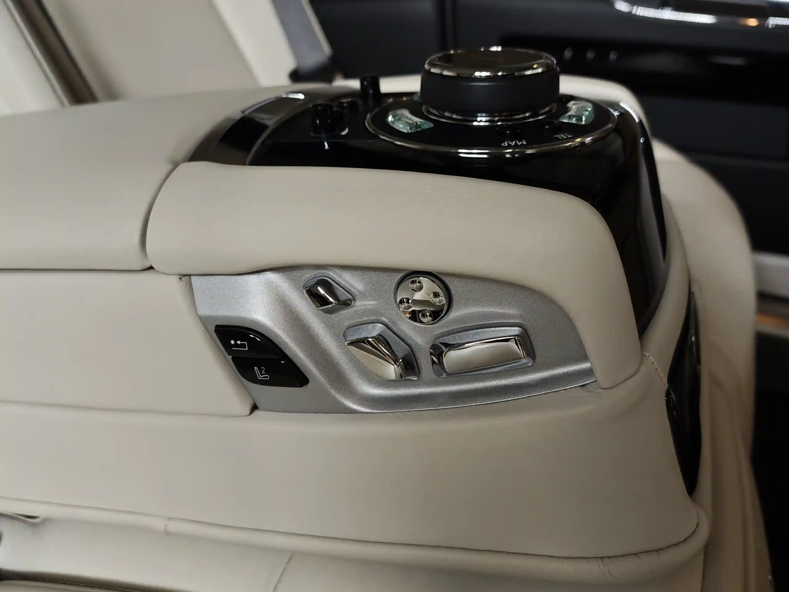 Rolls-Royce Ghost 2015