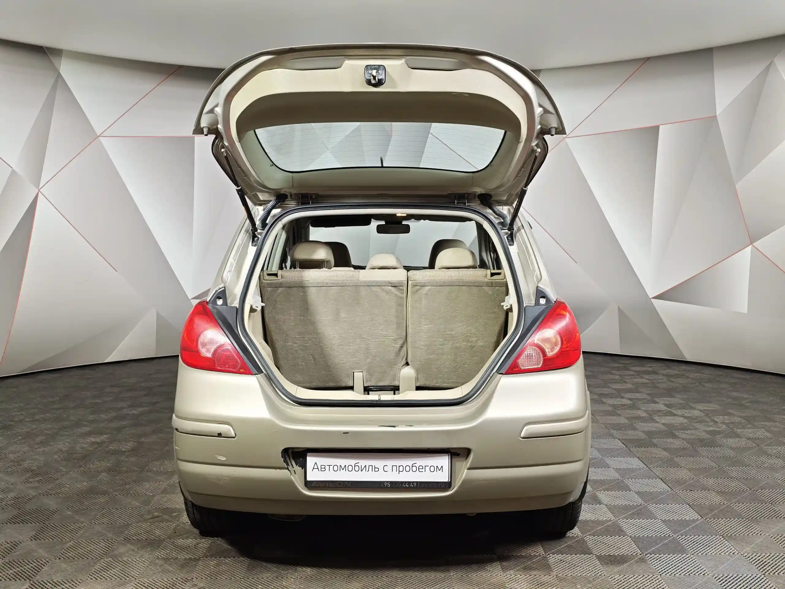 Nissan Tiida 2012