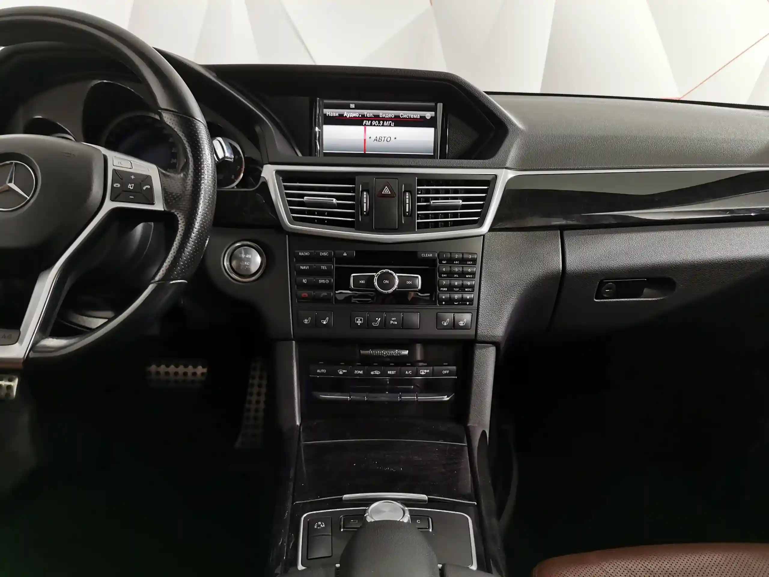 Mercedes-Benz E-Класс 2012