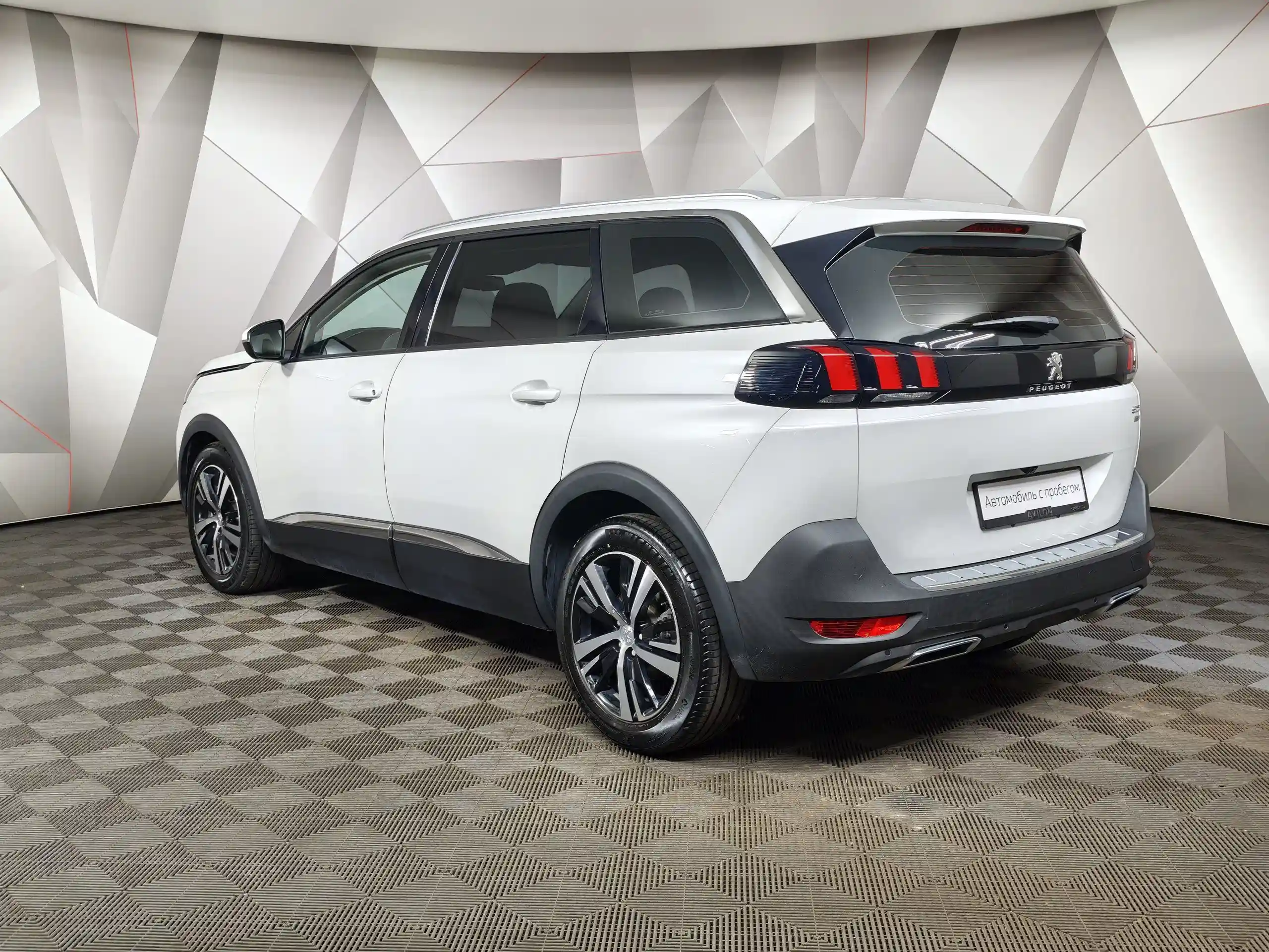 Peugeot 5008 2021