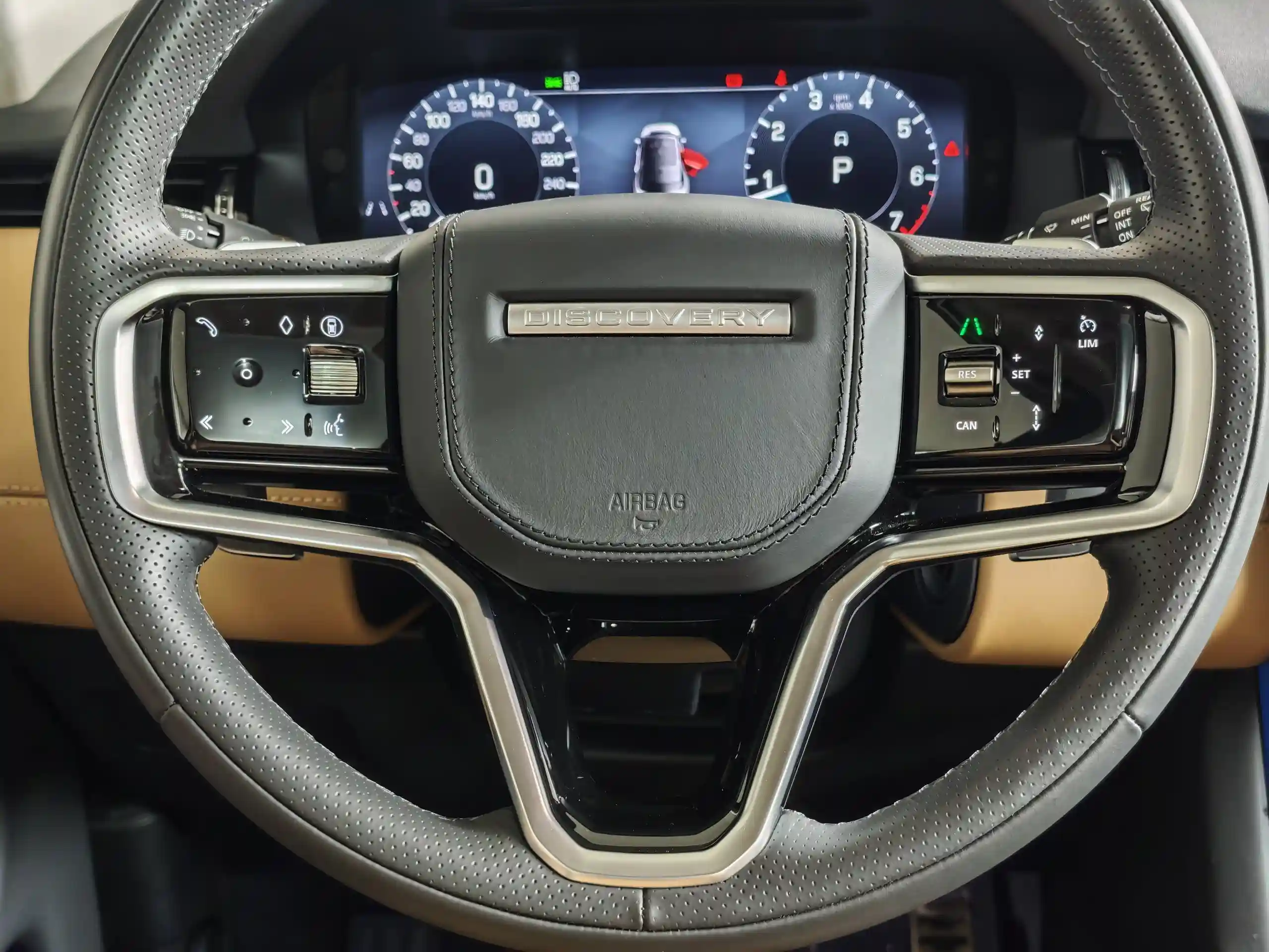 Land Rover Discovery Sport 2024