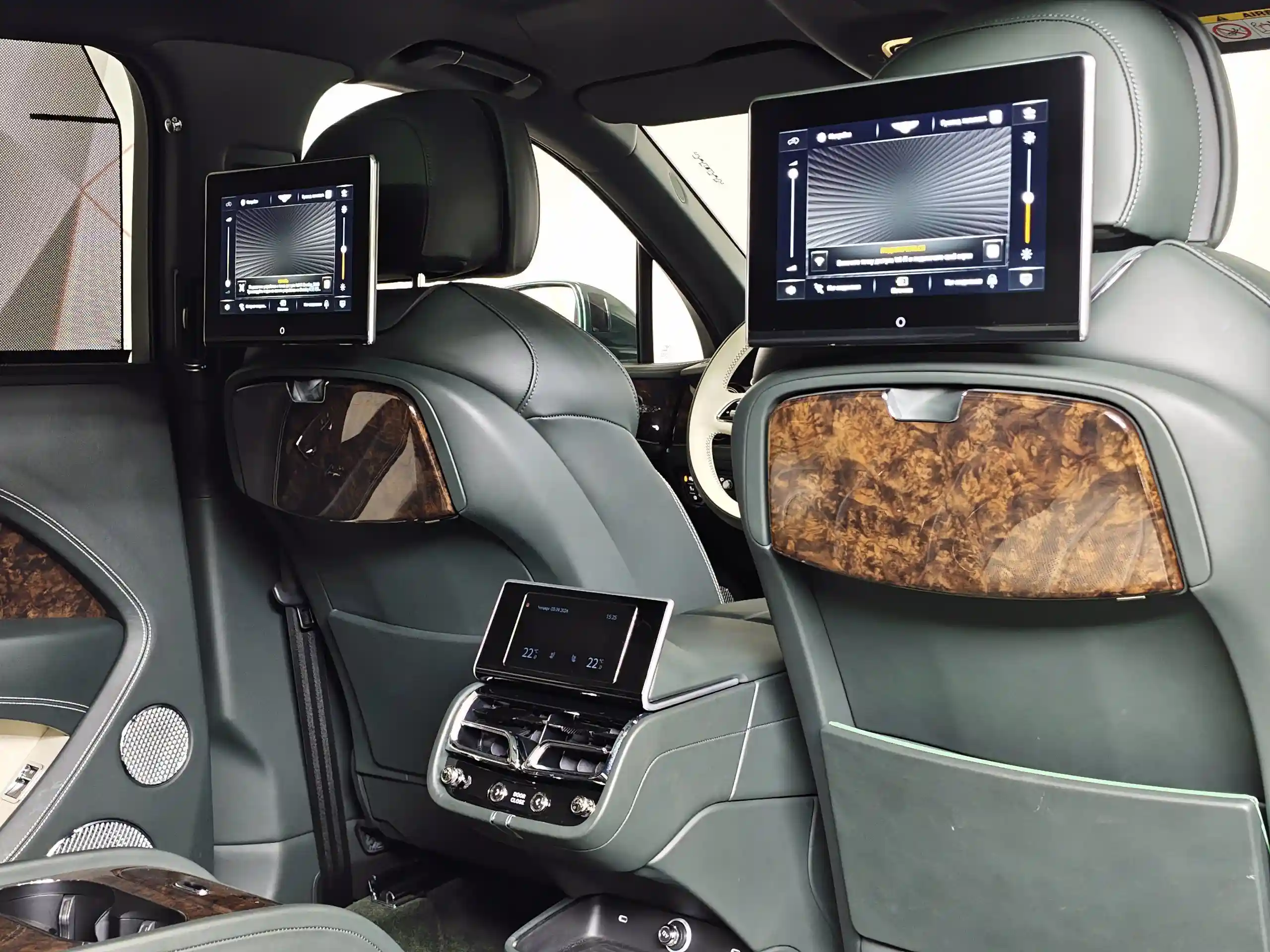 Bentley Bentayga 2023