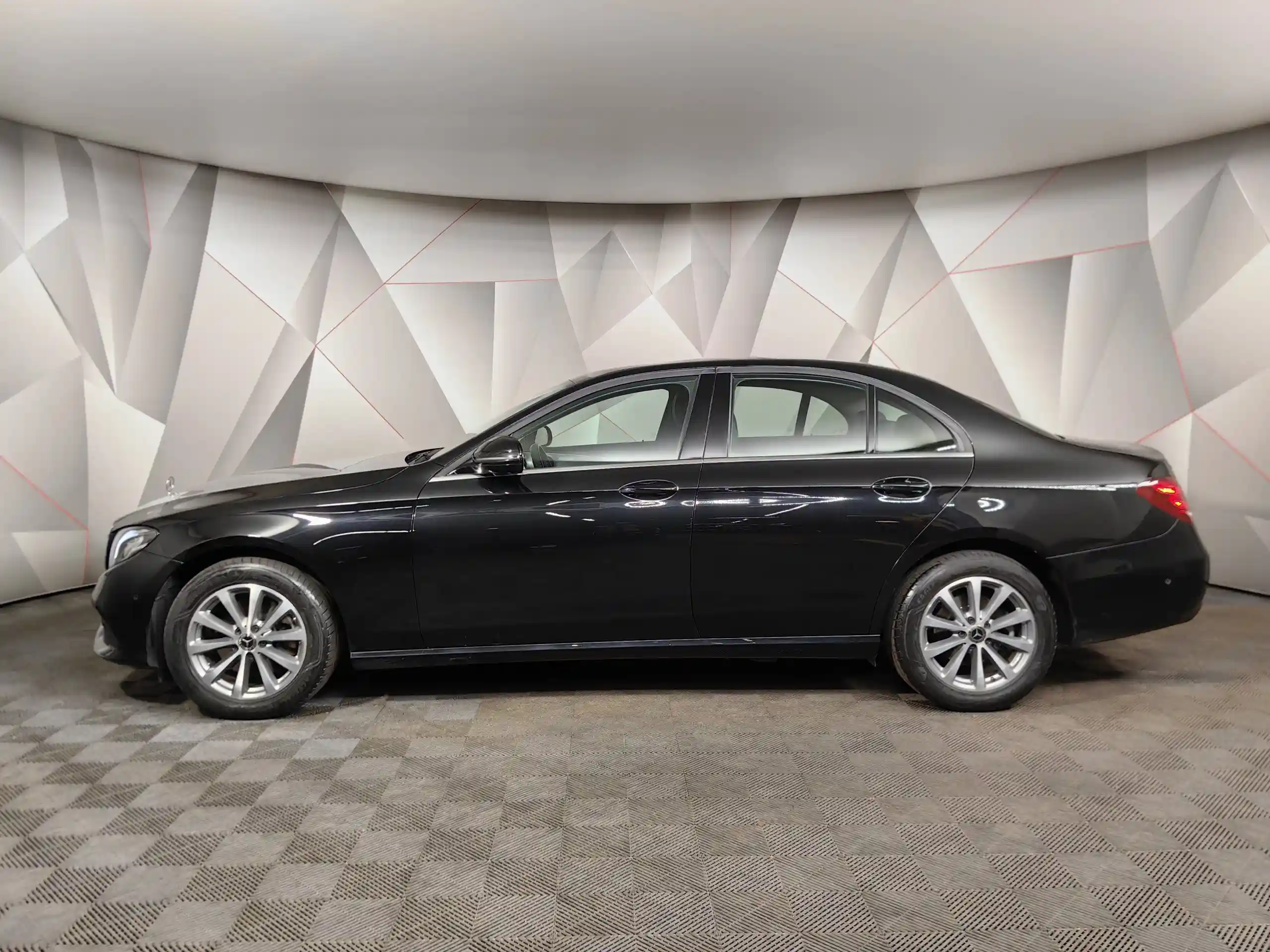 Mercedes-Benz E-Класс 2020