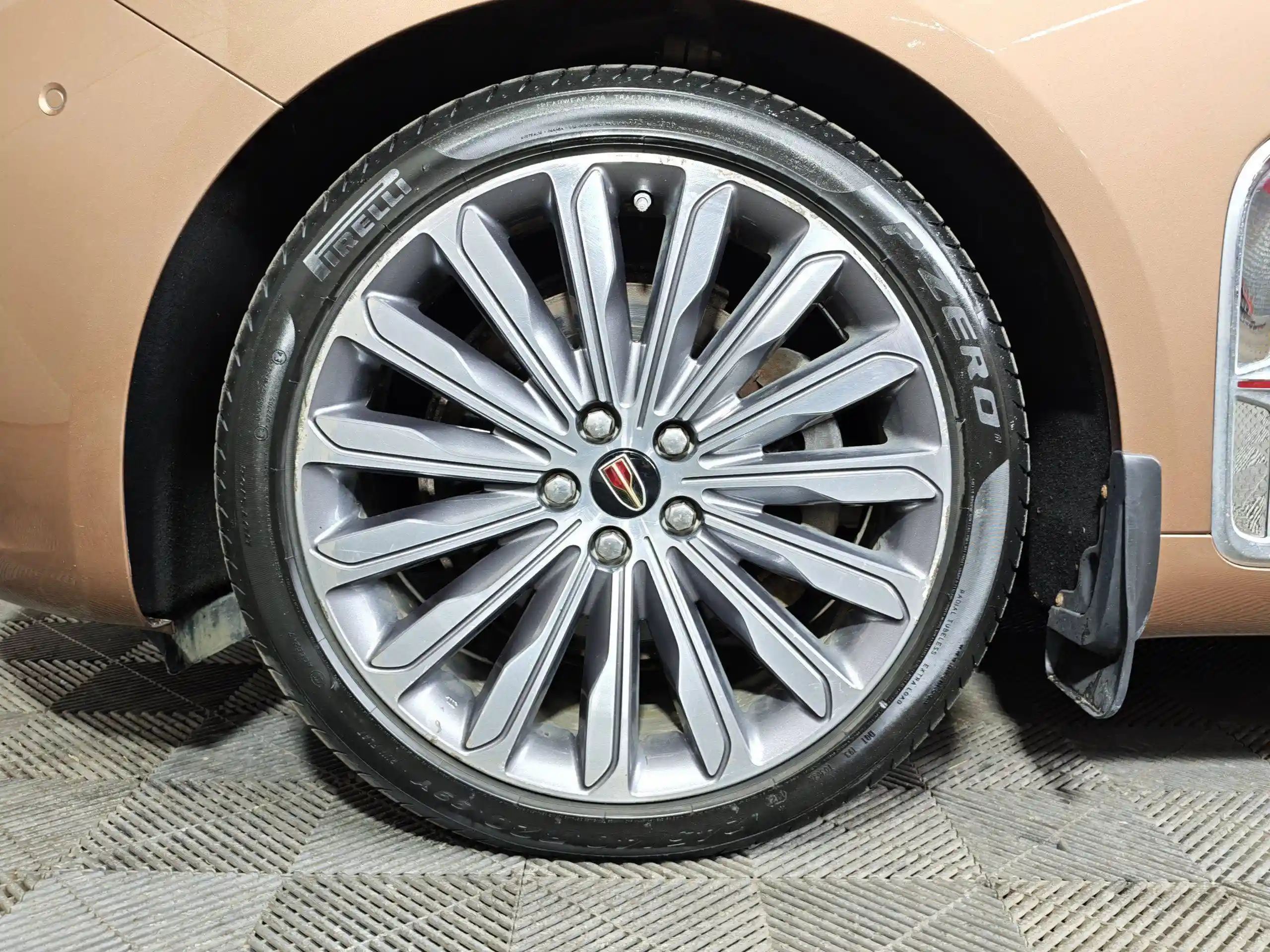 Hongqi H9 2023