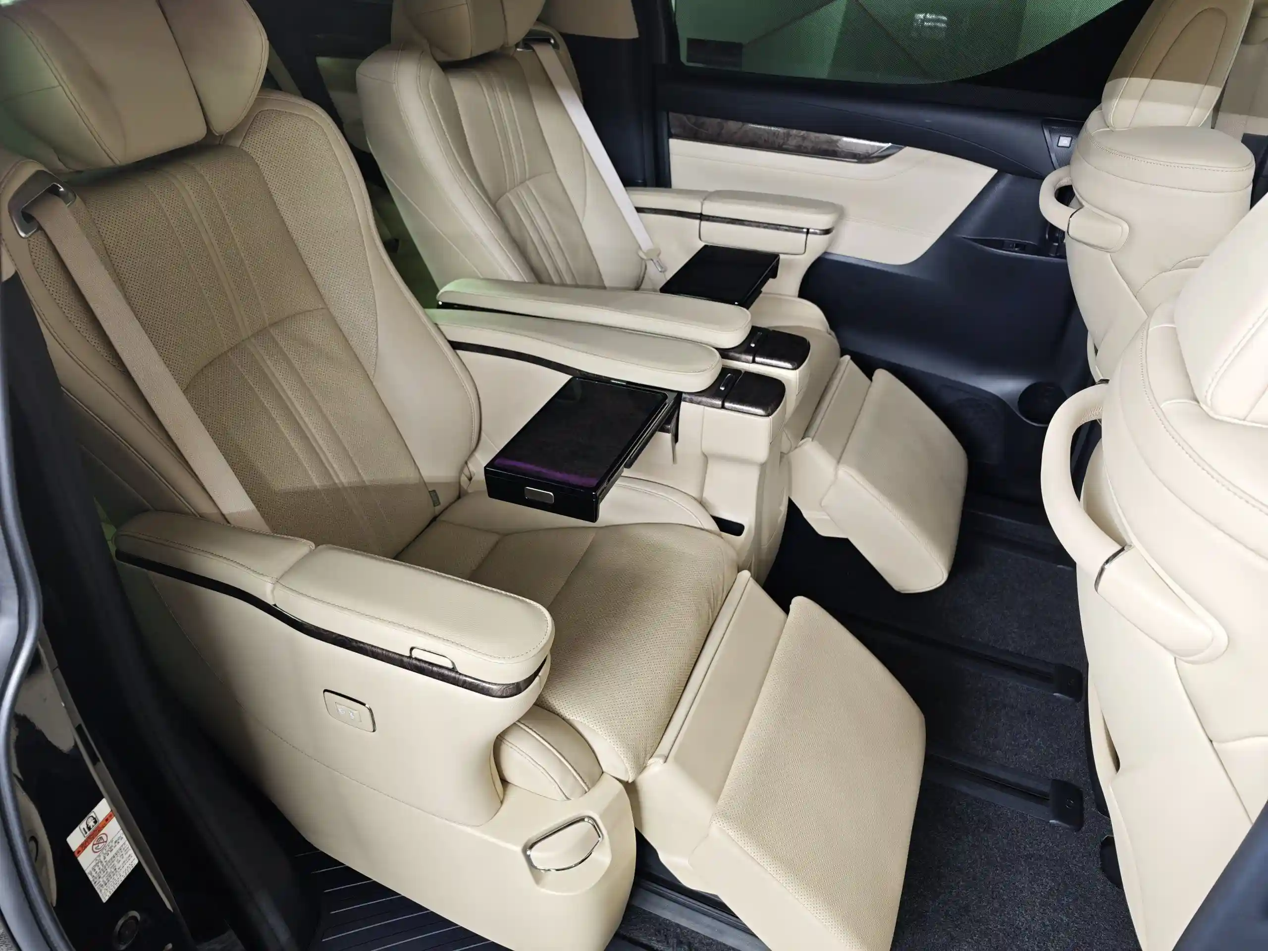 Toyota Alphard 2021
