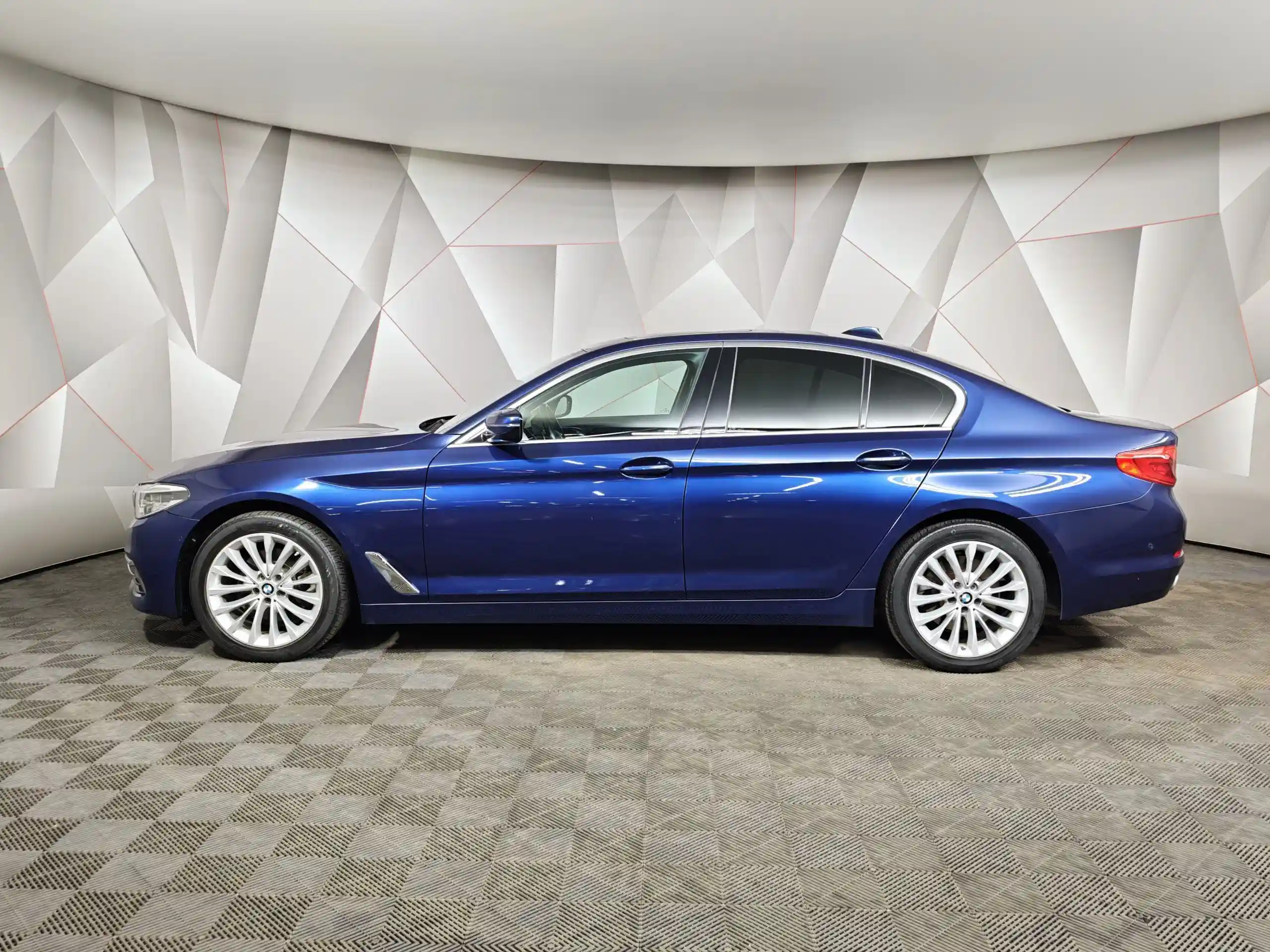 BMW 5 серия 2019