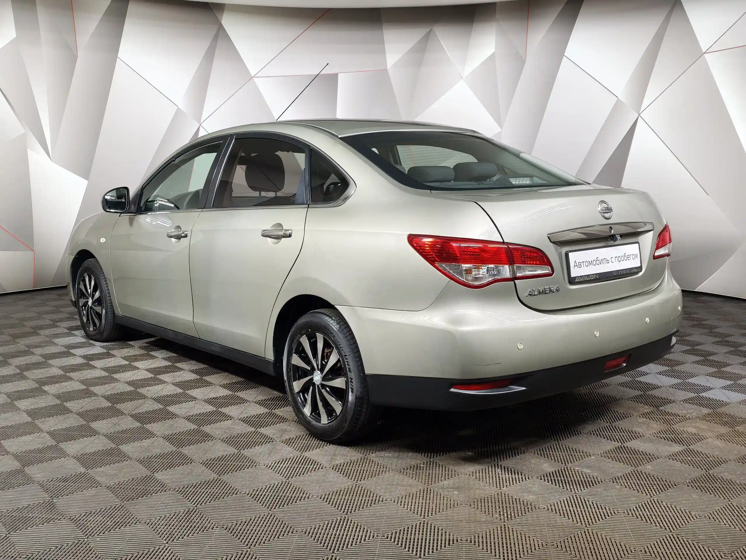 Nissan Almera 2015