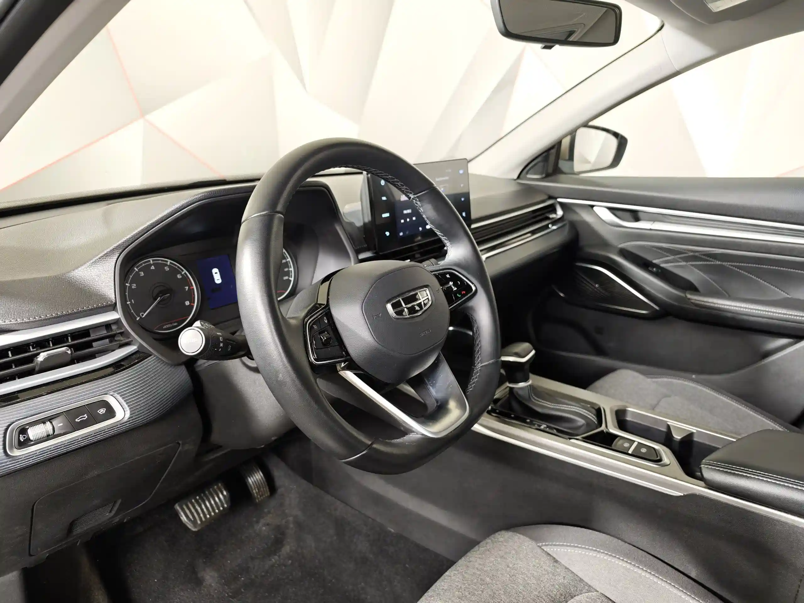 Geely Emgrand 2023