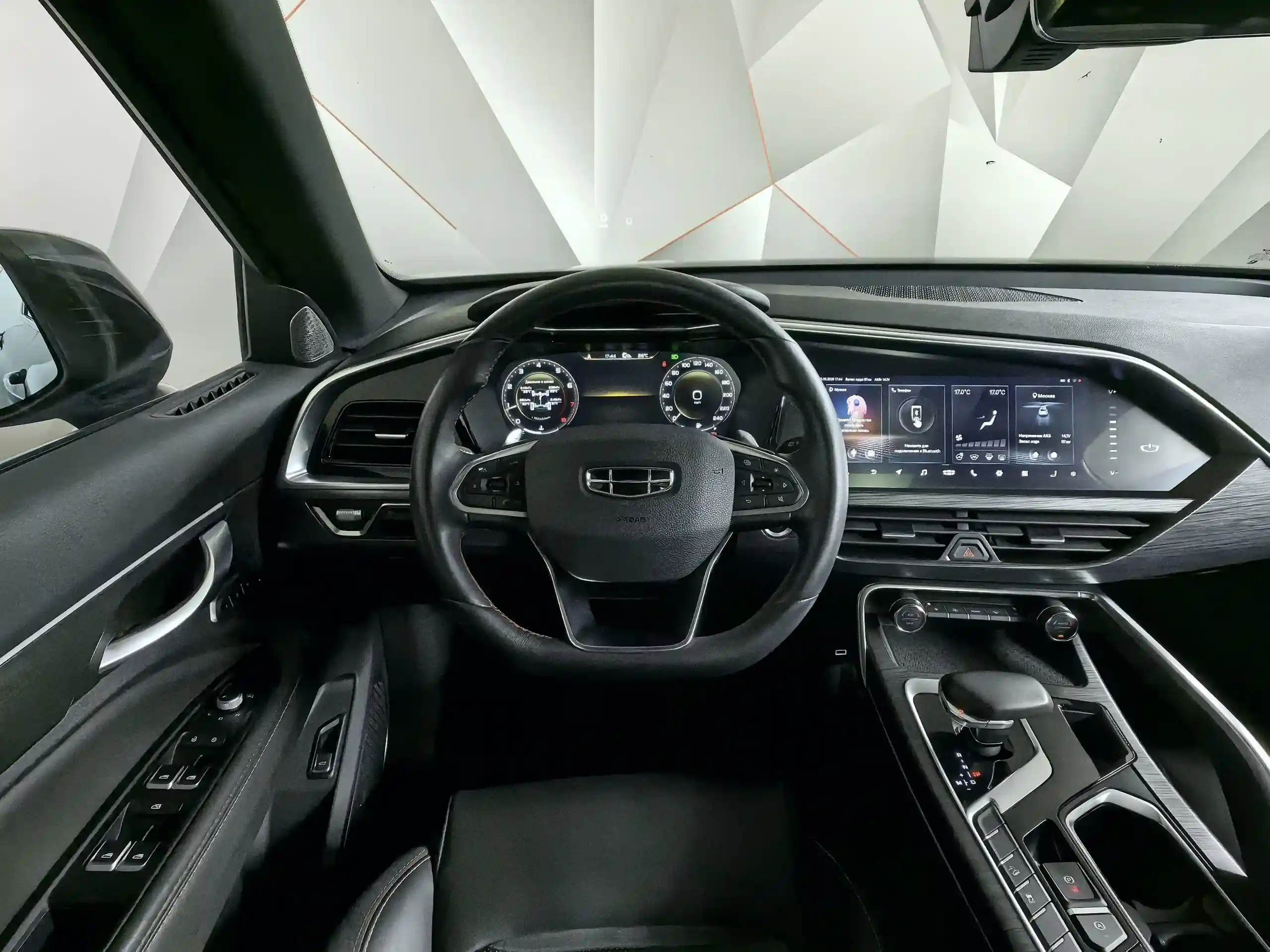 Geely Tugella 2022