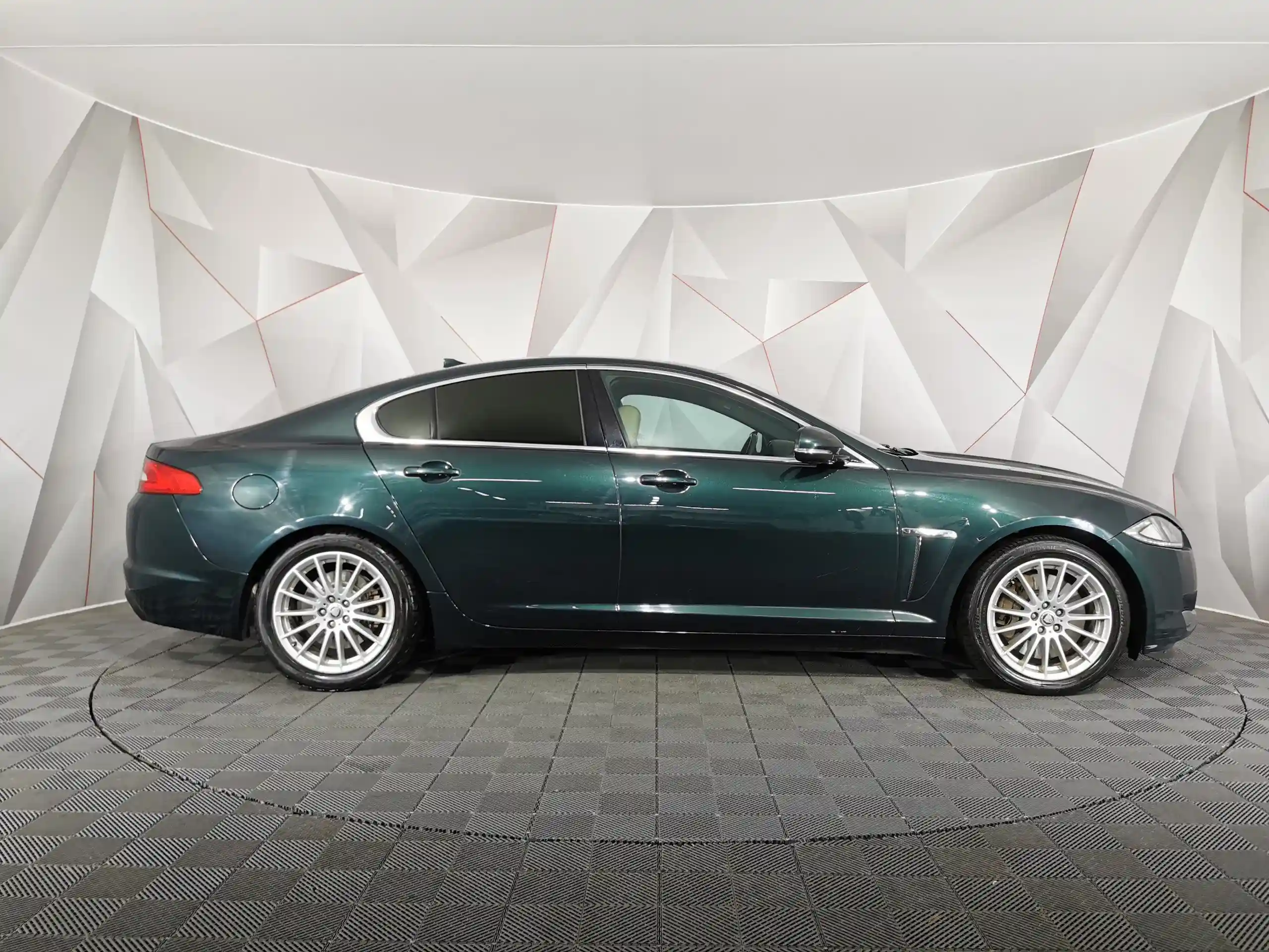 Jaguar XF 2013