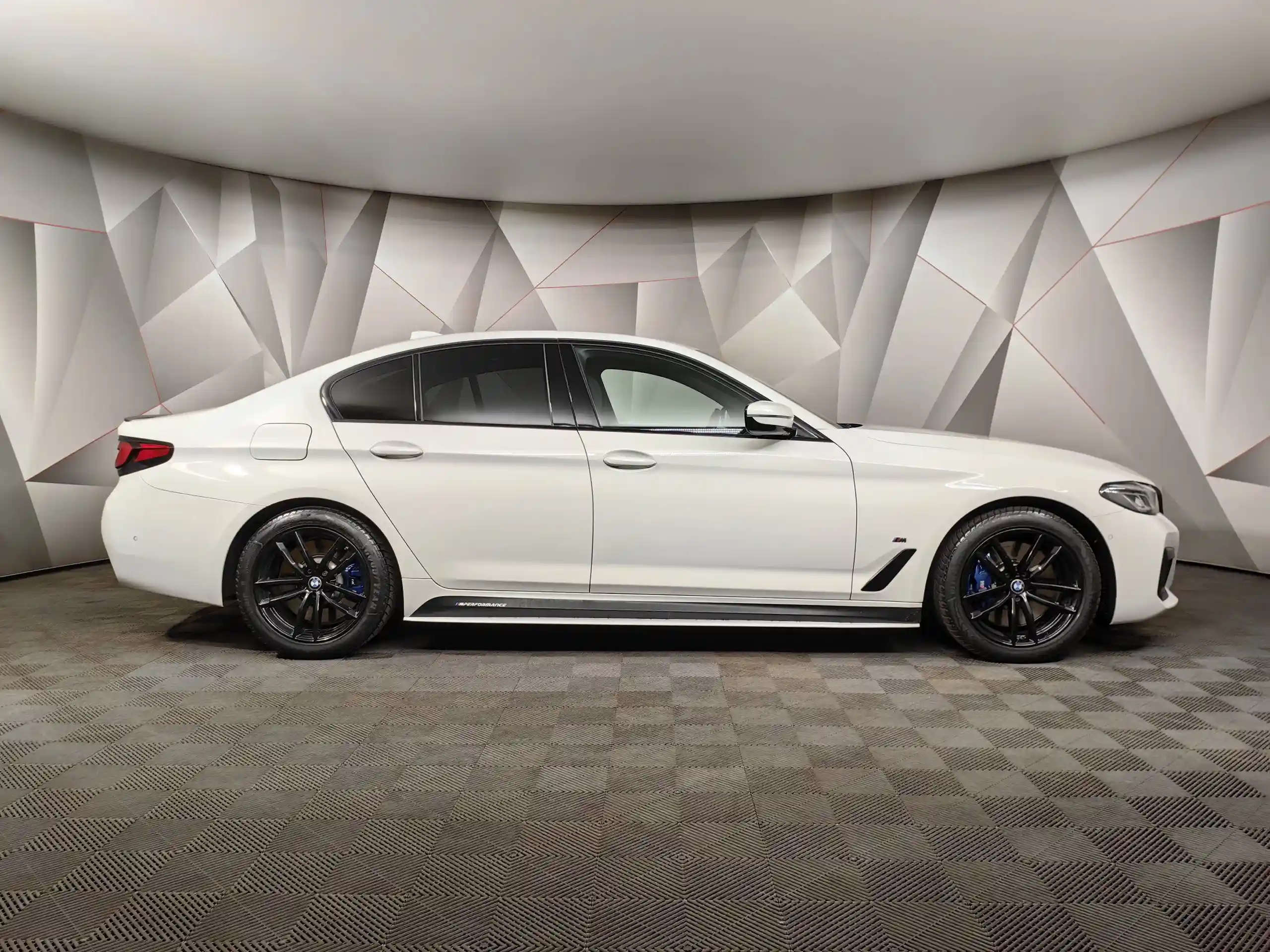 BMW 5 серия 2020