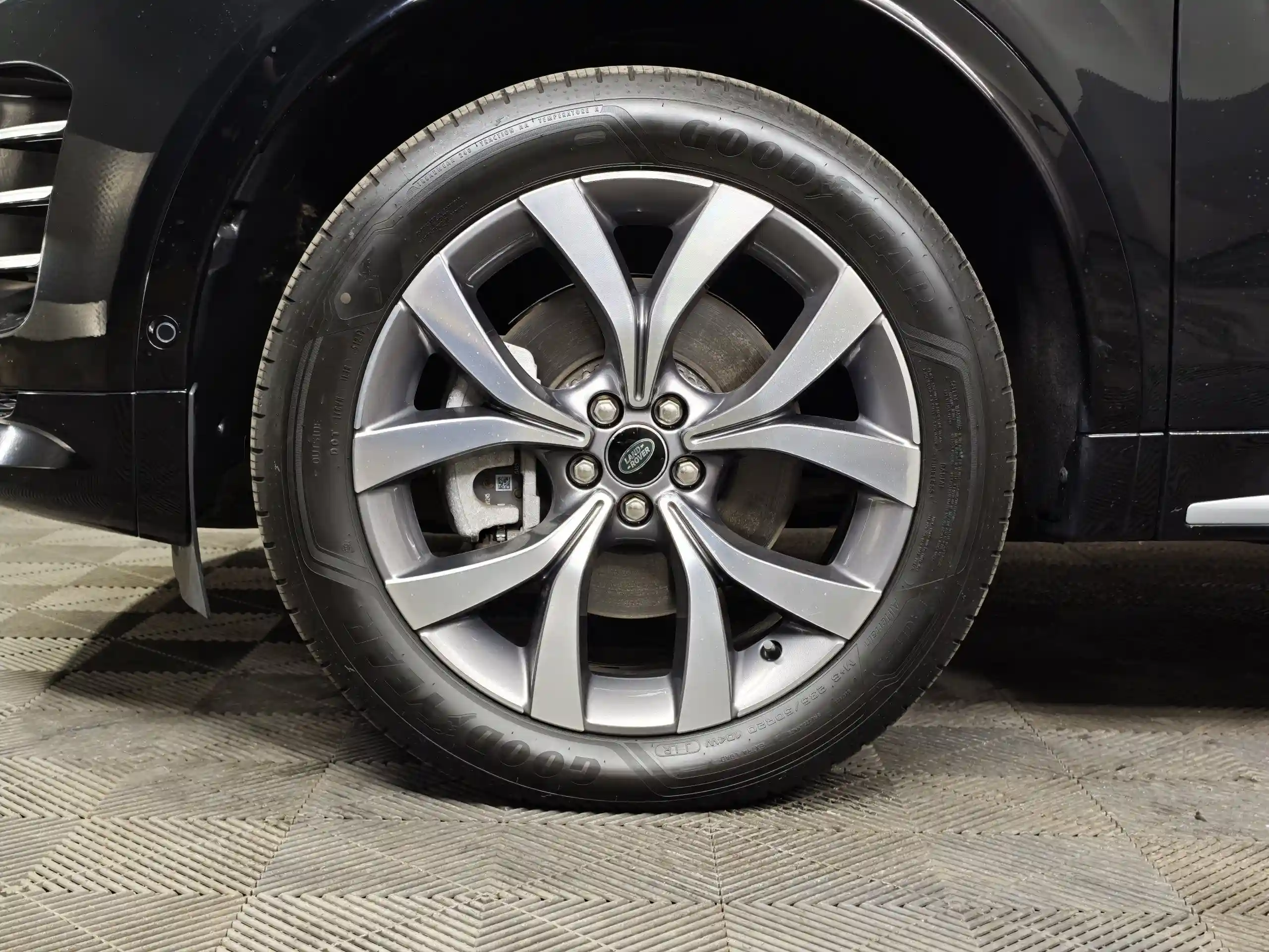 Land Rover Discovery Sport 2024