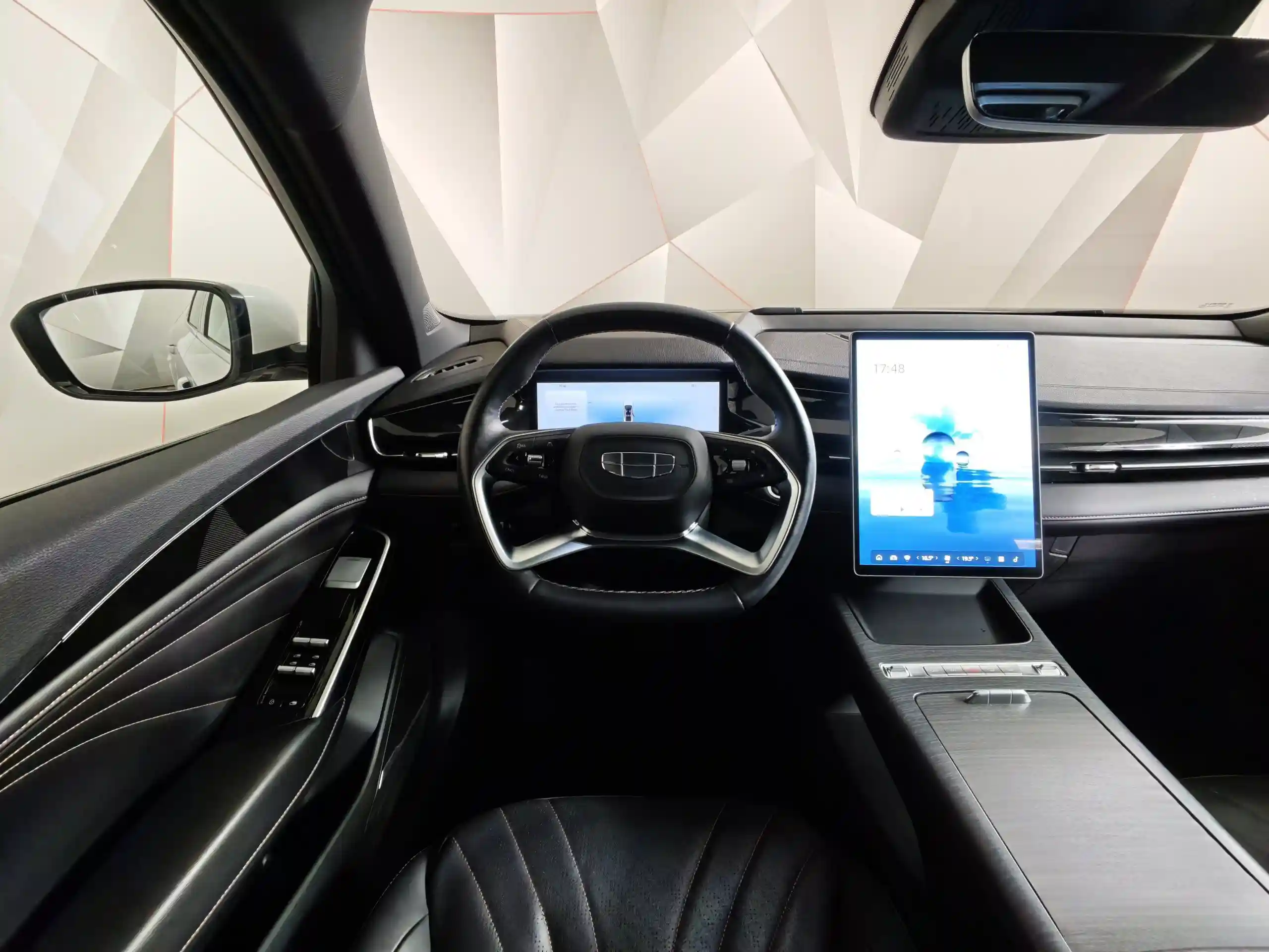 Geely Preface 2024