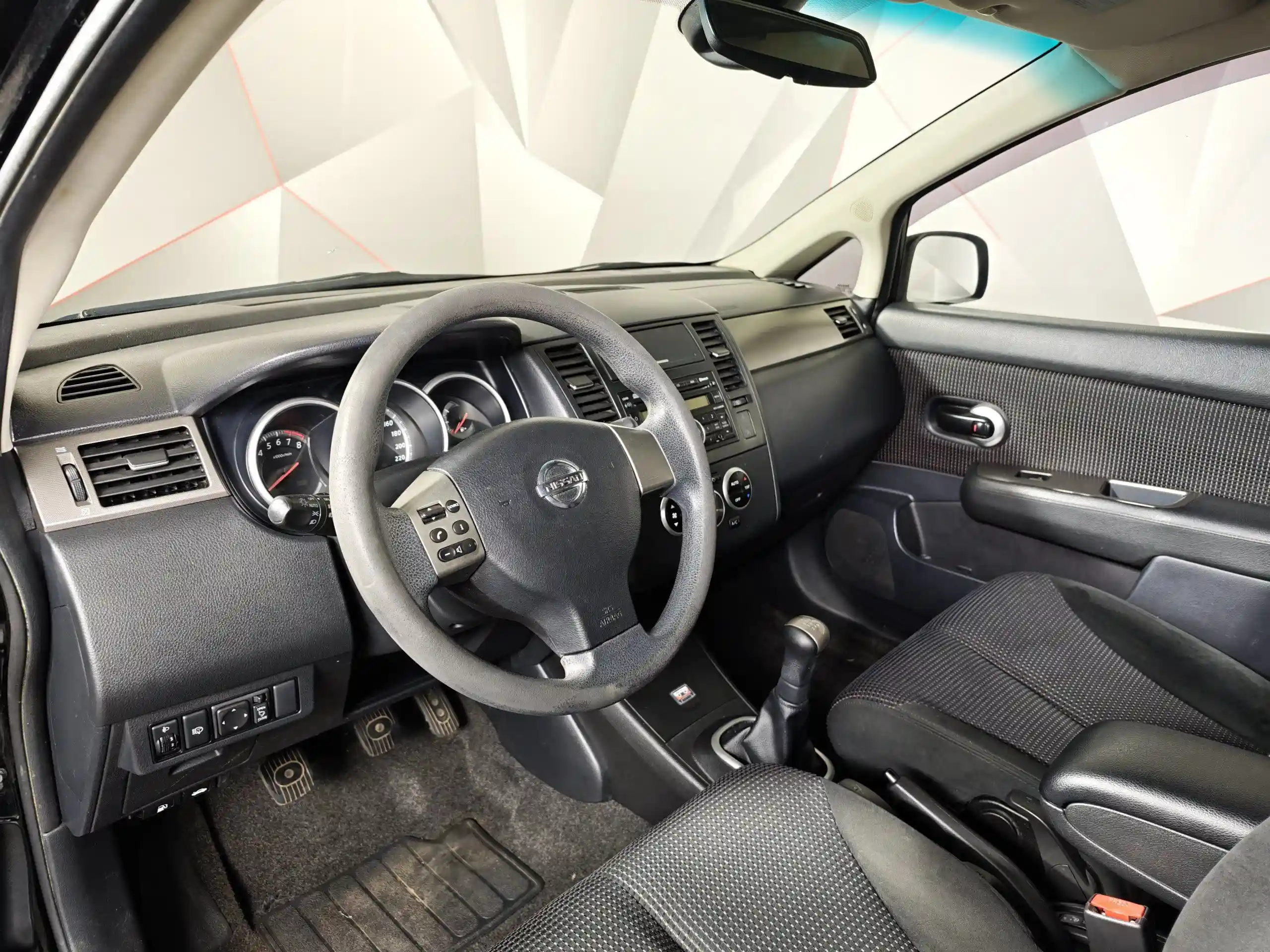Nissan Tiida 2010