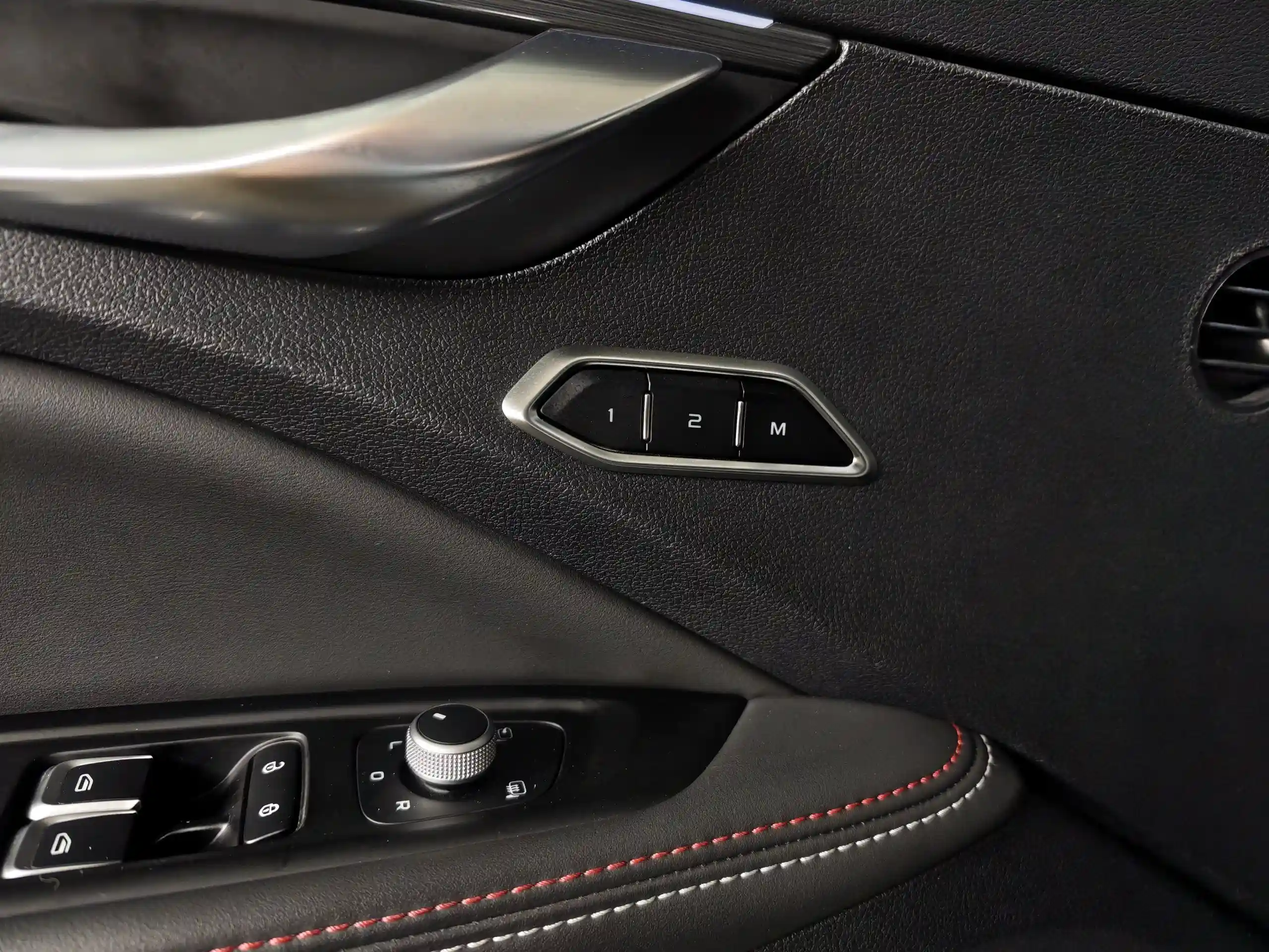 Geely Tugella 2022